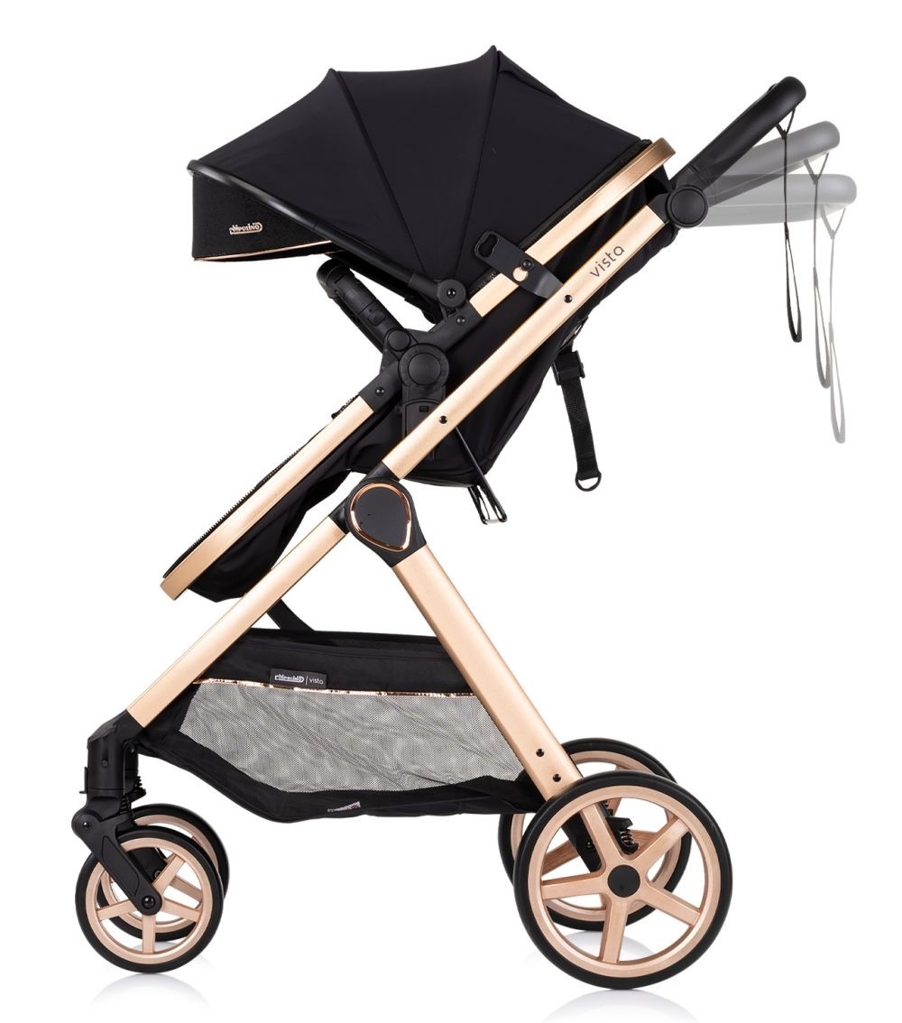Schwarzer Kinderwagen mit Goldakzenten, Seitenansicht, schwarzes Verdeck, Räder.