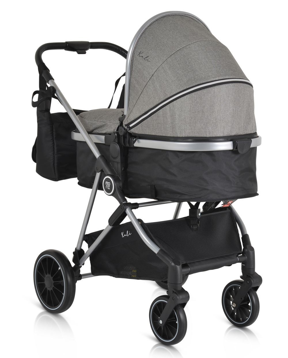 Grauer und schwarzer Kinderwagen mit Verdeck, Rädern und Aufbewahrungskorb. Enthält eine schwarze Tasche.