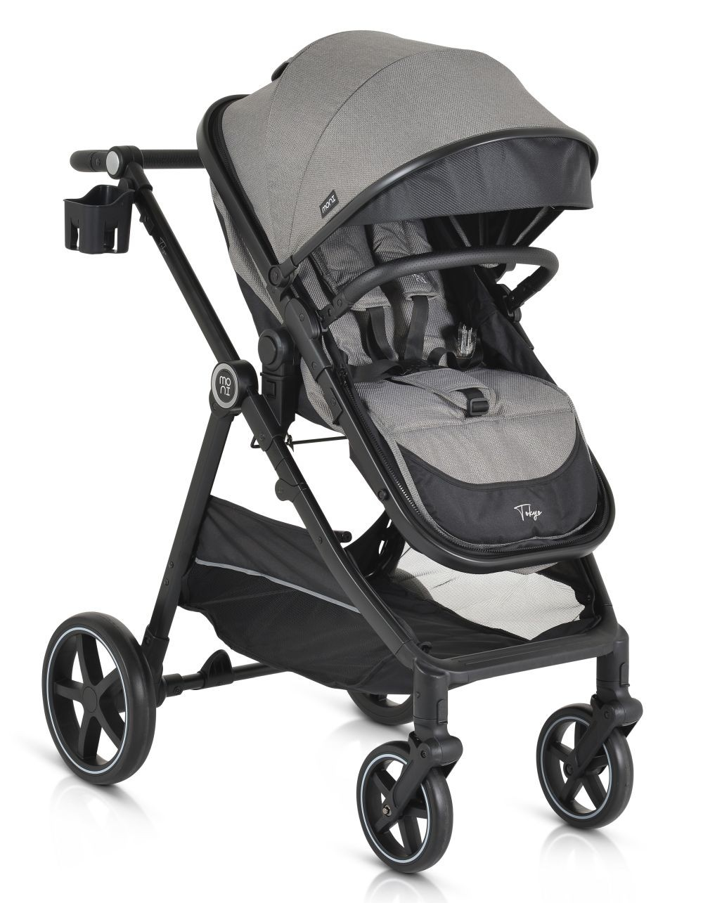 Ein grauer Kinderwagen mit schwarzem Rahmen, schwarzen Rädern und einem schwarz-grauen Sitz. Er hat ein Verdeck und einen Getränkehalter.
