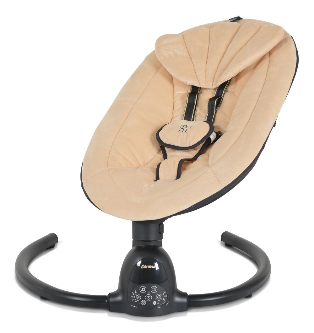 Beige Babyschaukel mit muschelförmiger Kopfstütze, schwarzem Gestell und Gurten. Auf weißem Hintergrund isoliert.