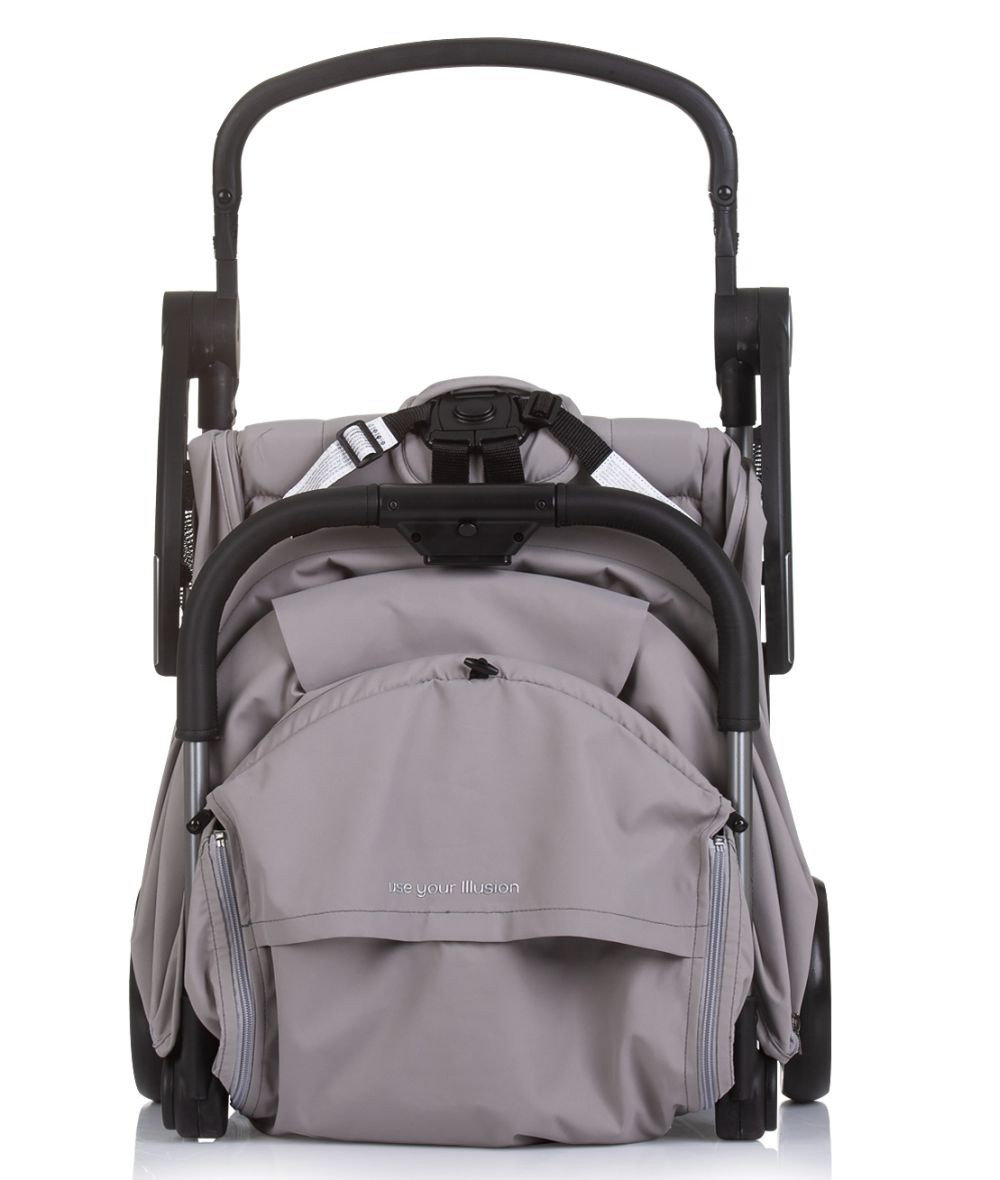 Zusammengeklappter grauer Kinderwagen mit schwarzem Rahmen, Griff und Text 'use your illusion'.