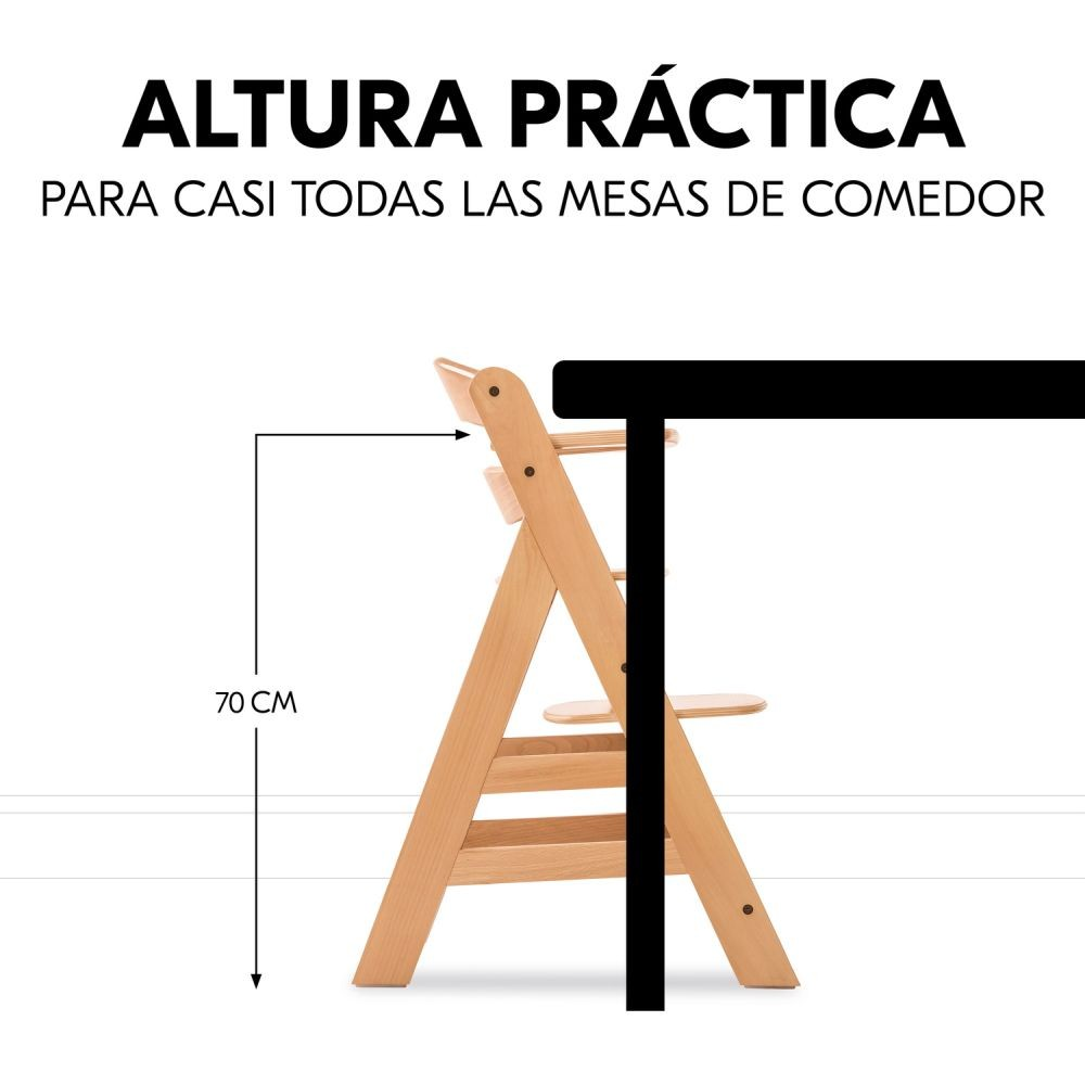 Silla alta de madera con una mesa negra. La silla tiene una altura de 70 cm.