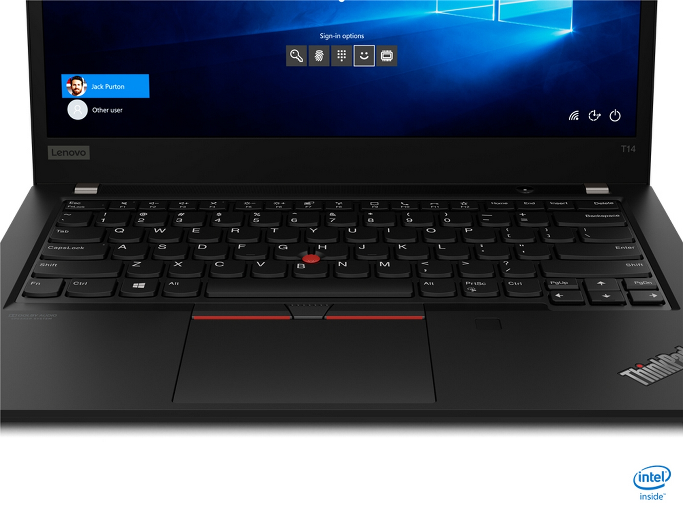 Laptop ThinkPad nero, primo piano della tastiera e dello schermo. Lo schermo mostra una schermata di accesso.