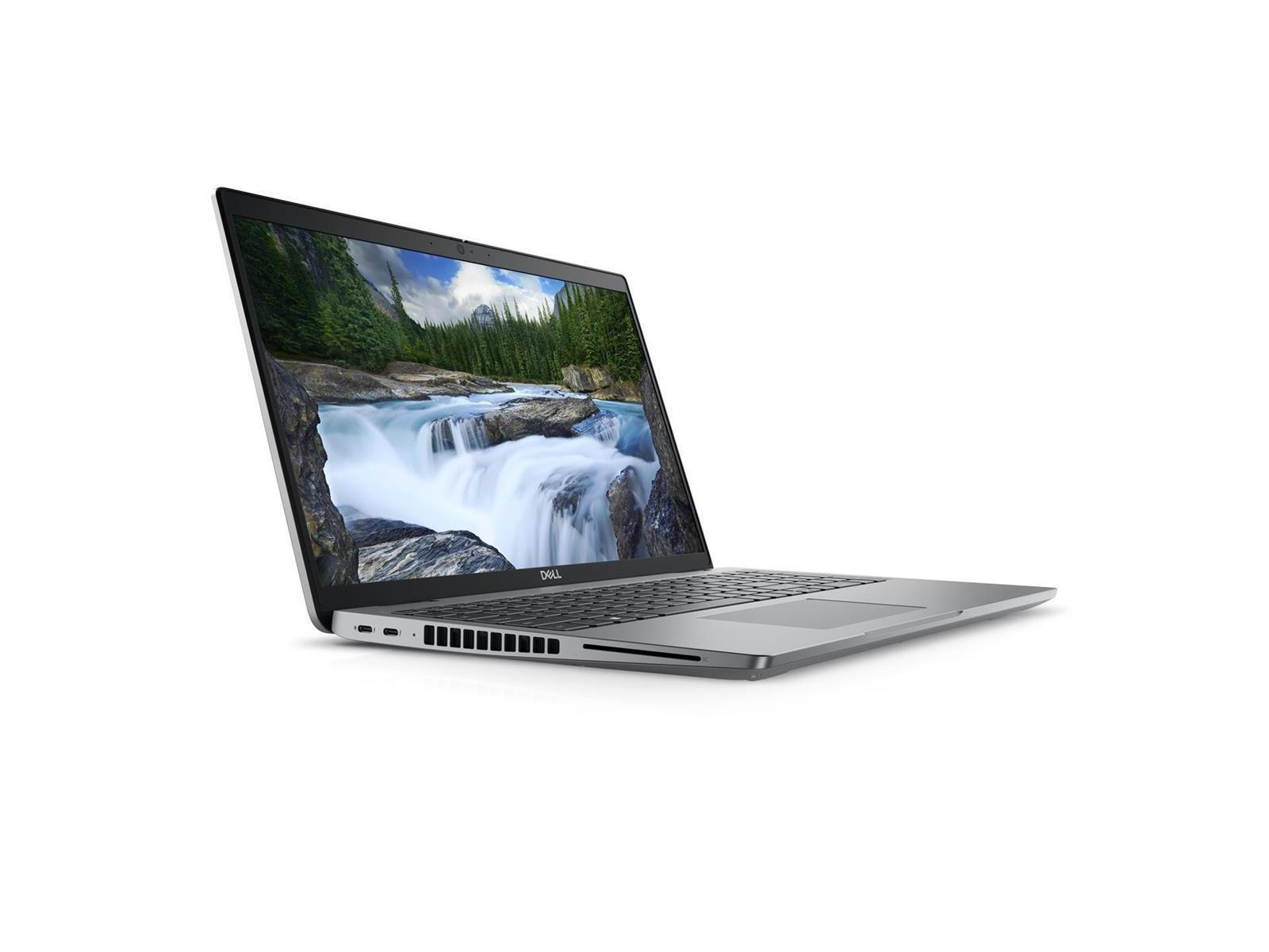 Silberner Laptop mit Wasserfallszene auf dem Bildschirm, auf weißem Hintergrund.