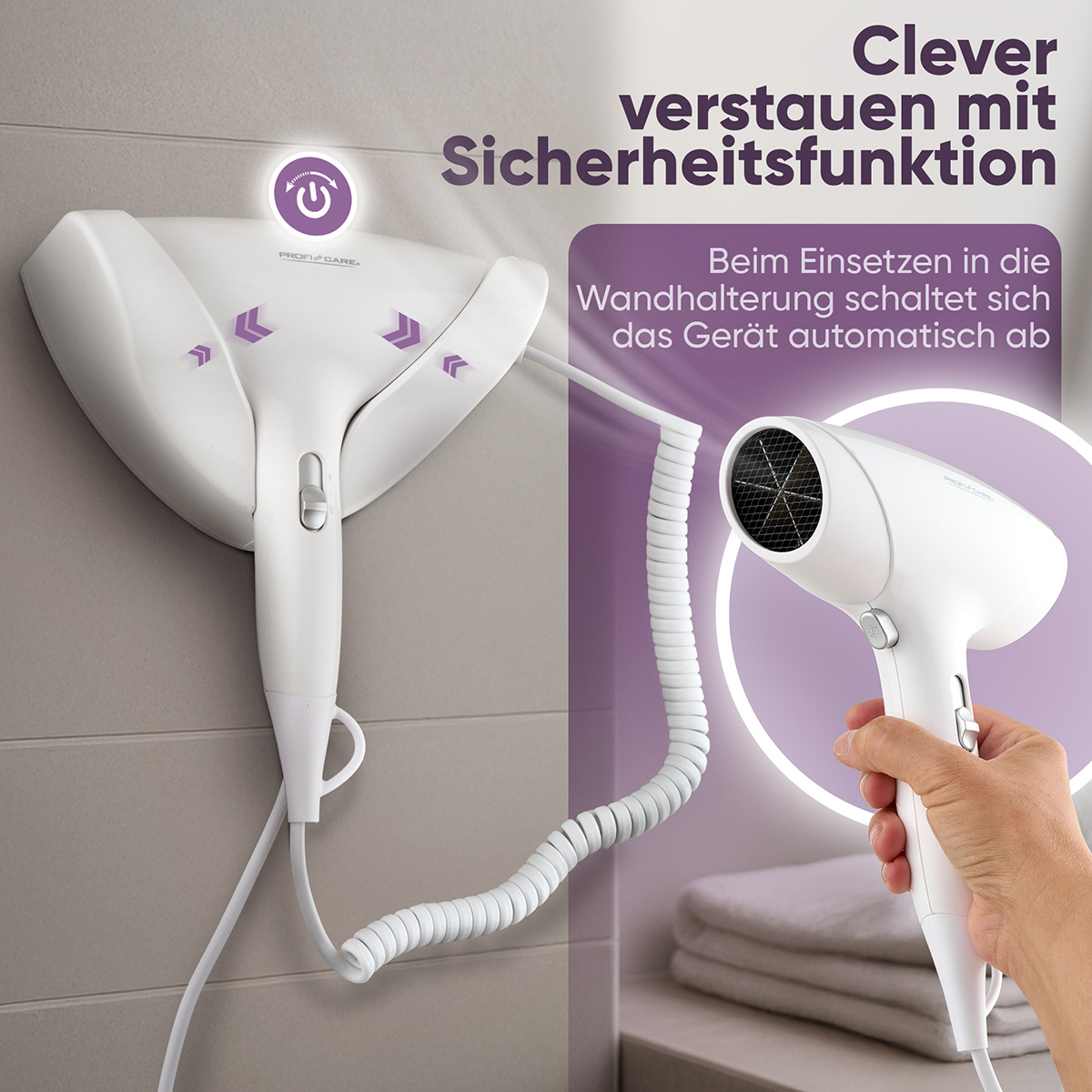 Suszarka do włosów na ścianie z tekstem: Sprytne przechowywanie z funkcją bezpieczeństwa. Ręka trzyma suszarkę obok ręcznika.