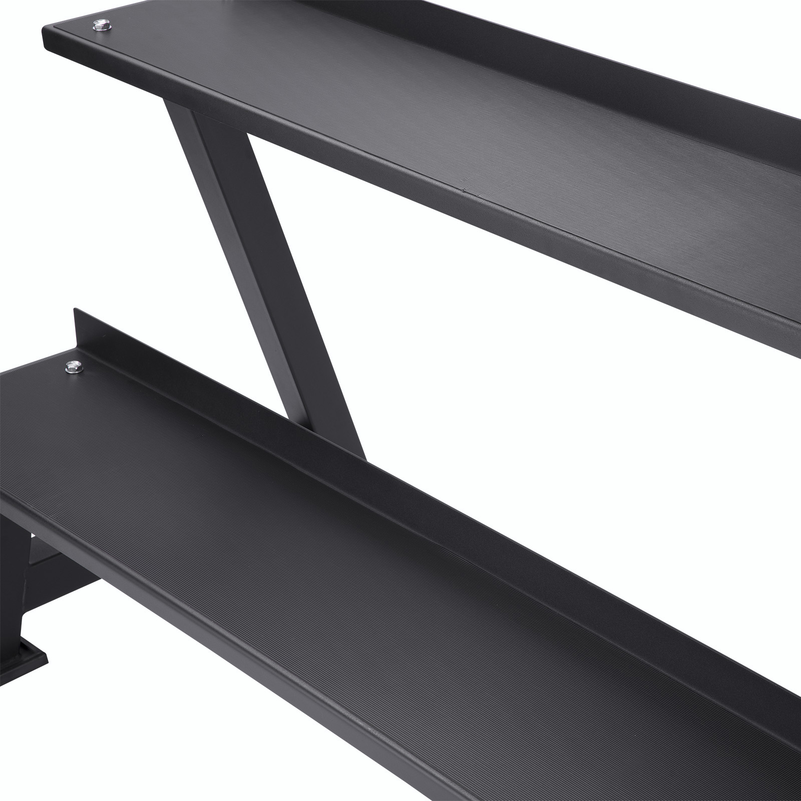 Primo piano di un porta manubri nero. Due livelli. Sfondo bianco. Bulloni visibili.