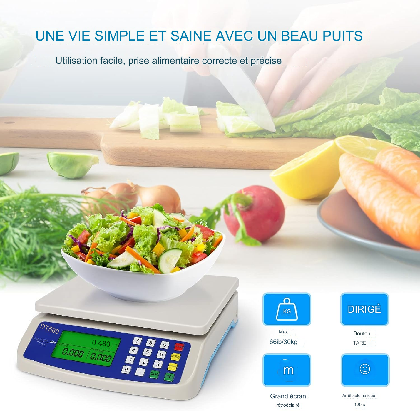 Eine Digitalwaage mit einer Schüssel Salat. Eine Person schneidet Gemüse. Symbole für KG, Tara und Auto-Off werden gezeigt.