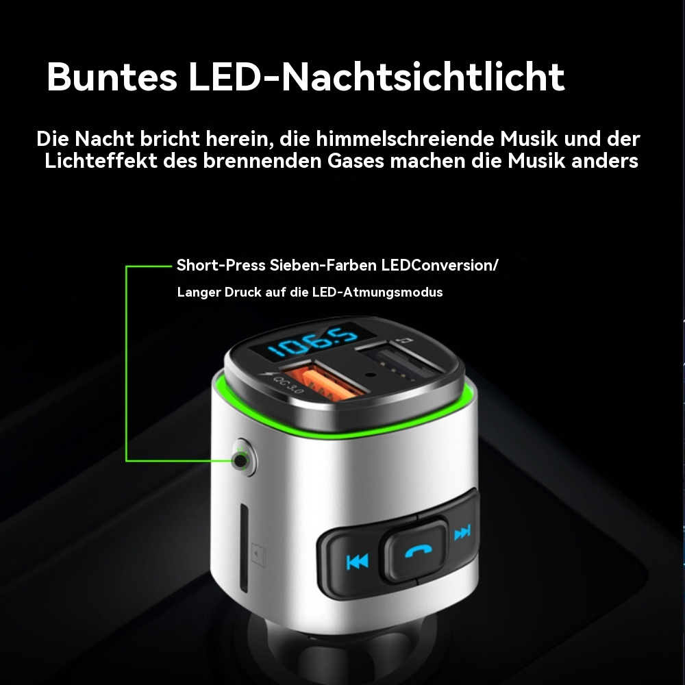 Ein Autoladegerät mit Bildschirm und Knöpfen. Es hat ein grünes Licht und eine Textbeschreibung.