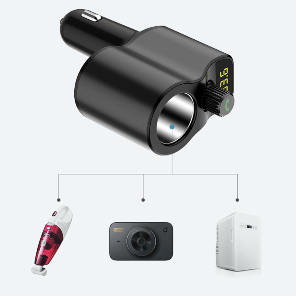 Schwarzer Auto-Adapter mit Display. Angeschlossene Geräte: Staubsauger, Dashcam, Kühlschrank.