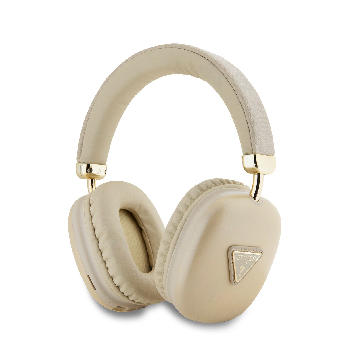 Beige Kopfhörer mit goldenen Akzenten und einem goldenen Guess-Logo auf der Ohrmuschel.