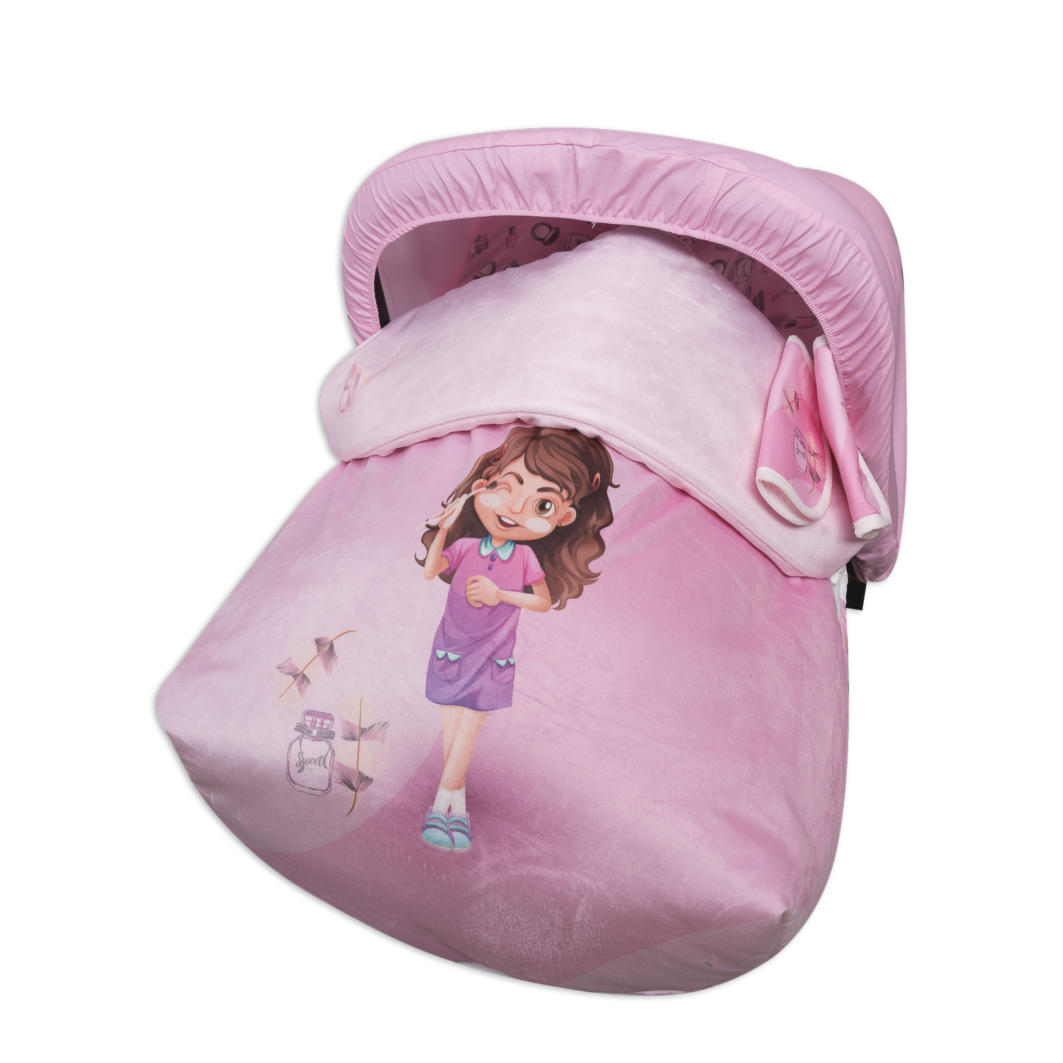 Saco de dormir rosa para bebé con ilustración de niña. Capucha y detalles rosas.