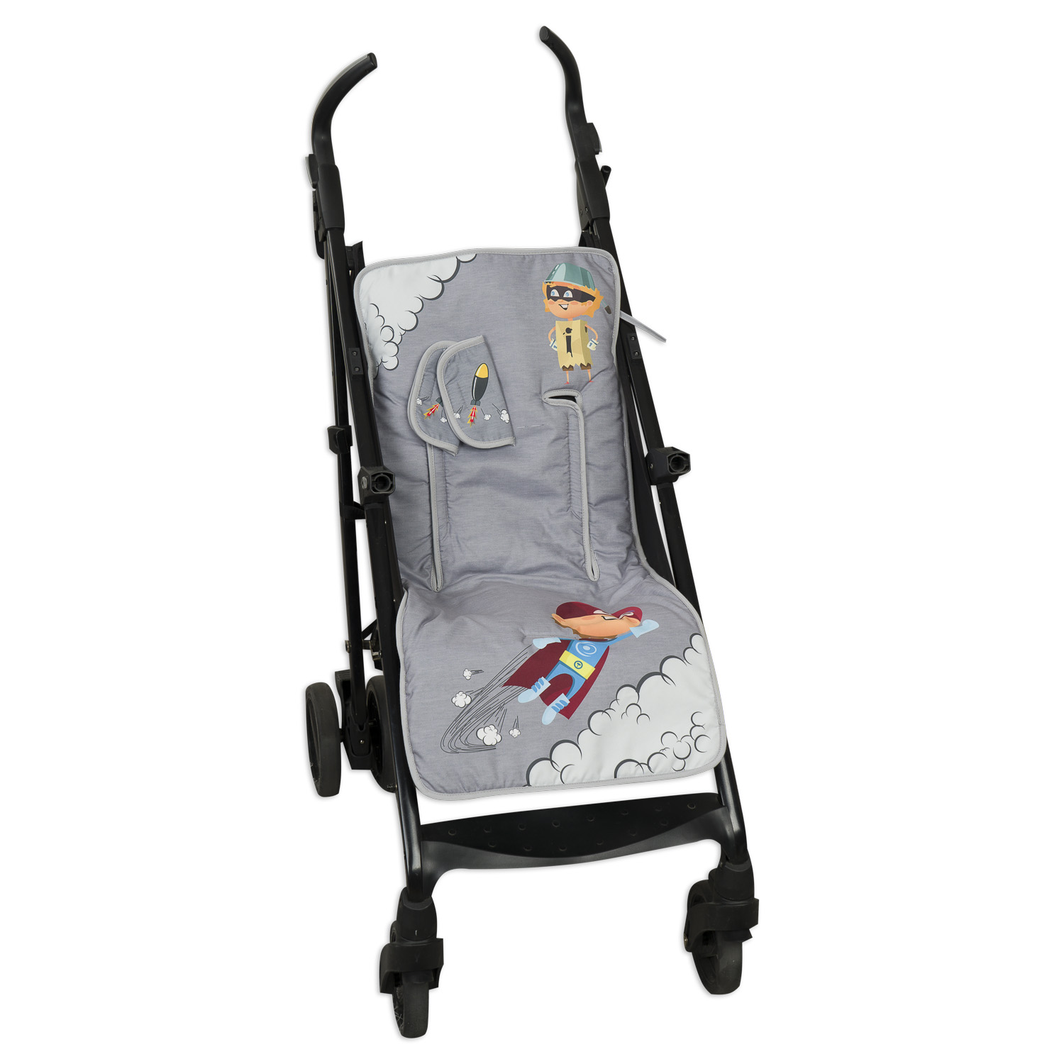 Cochecito negro con asiento gris. Gráficos de superhéroes de dibujos animados decoran el asiento.