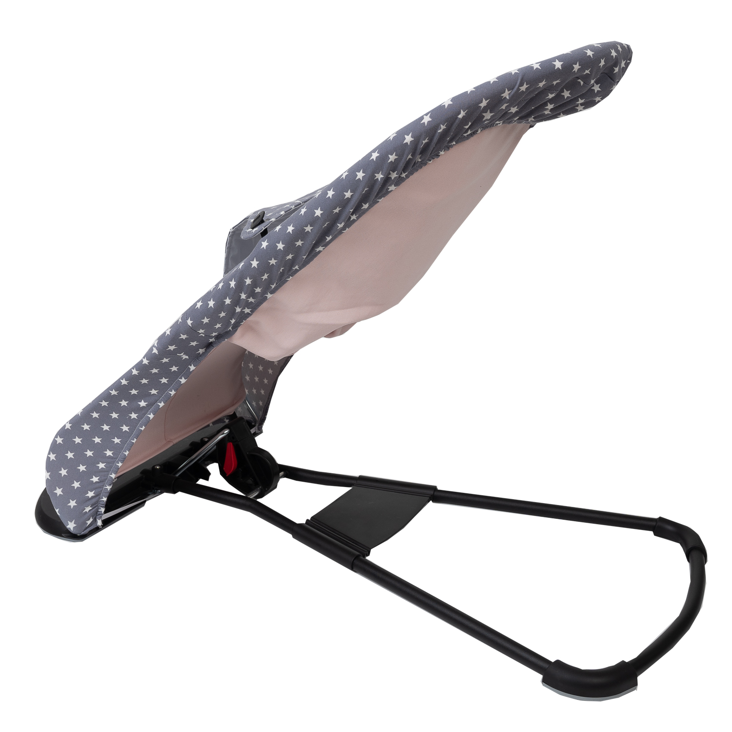 Hamaca para bebé con cubierta gris y estrellas blancas. La hamaca es negra con botón rojo.