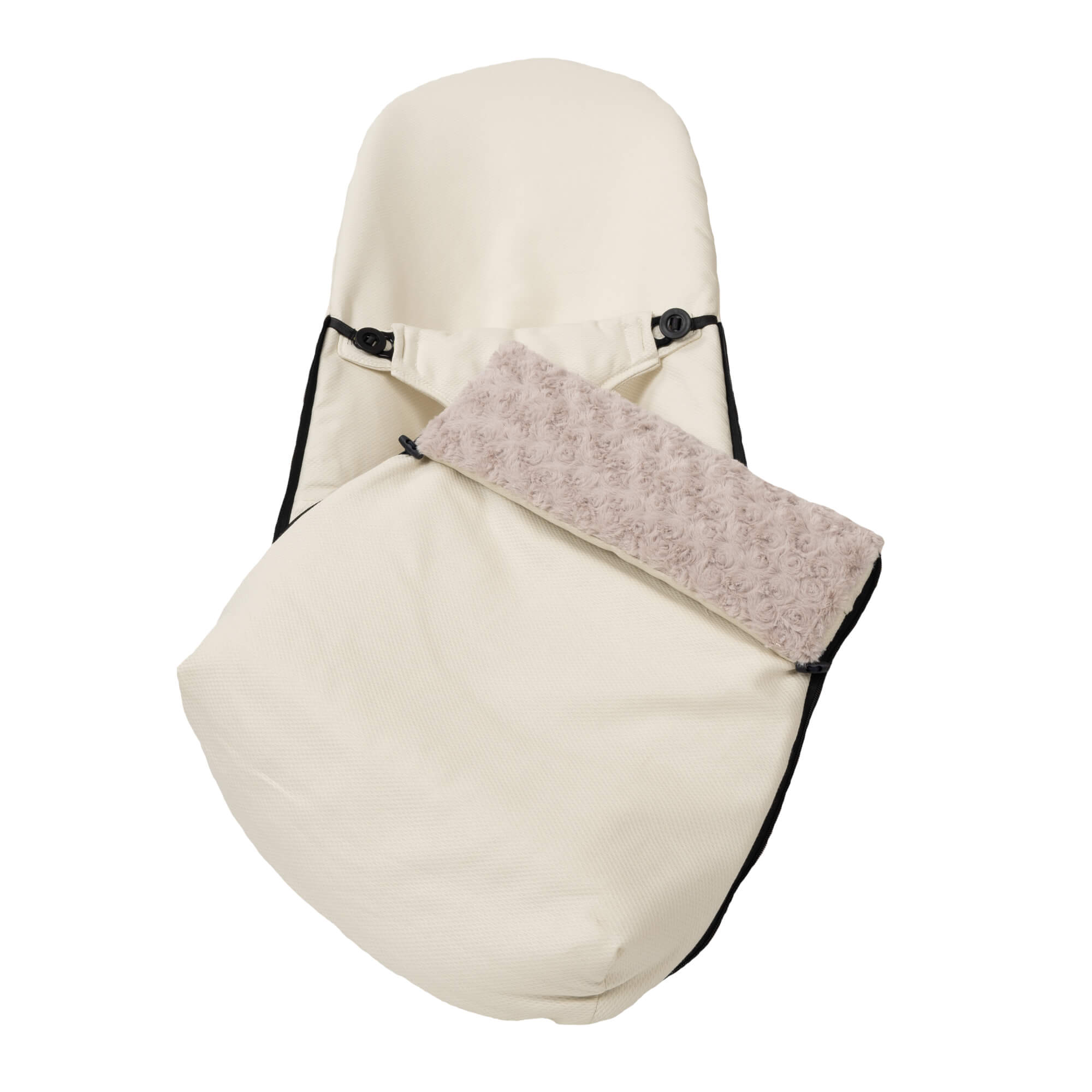 Hamaca para bebé en blanco con una almohada beige. El fondo es blanco.