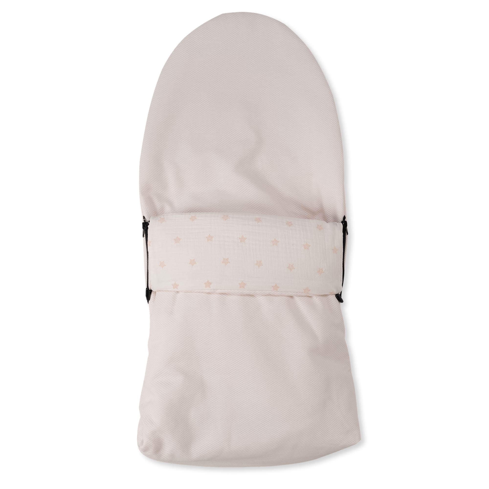 Portabebés rosa con estampado de estrellas en una correa crema. Aislado sobre blanco.