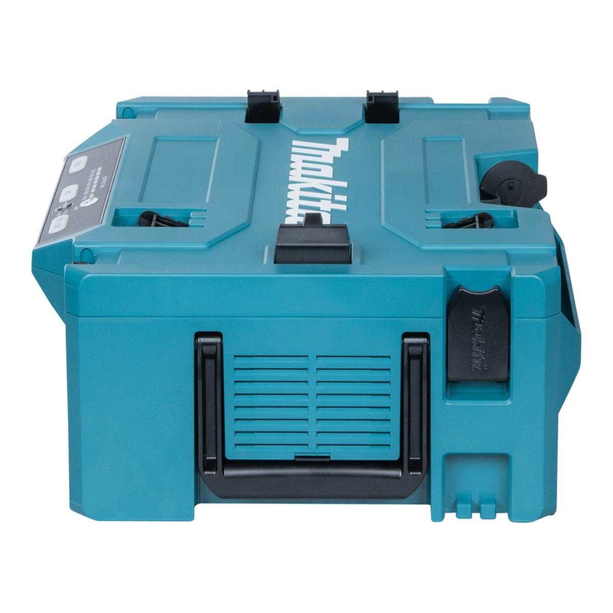 Eine hellblaue Makita-Werkzeugkiste mit dem Makita-Logo oben. Oben befindet sich ein Griff und ein Verriegelungsmechanismus.