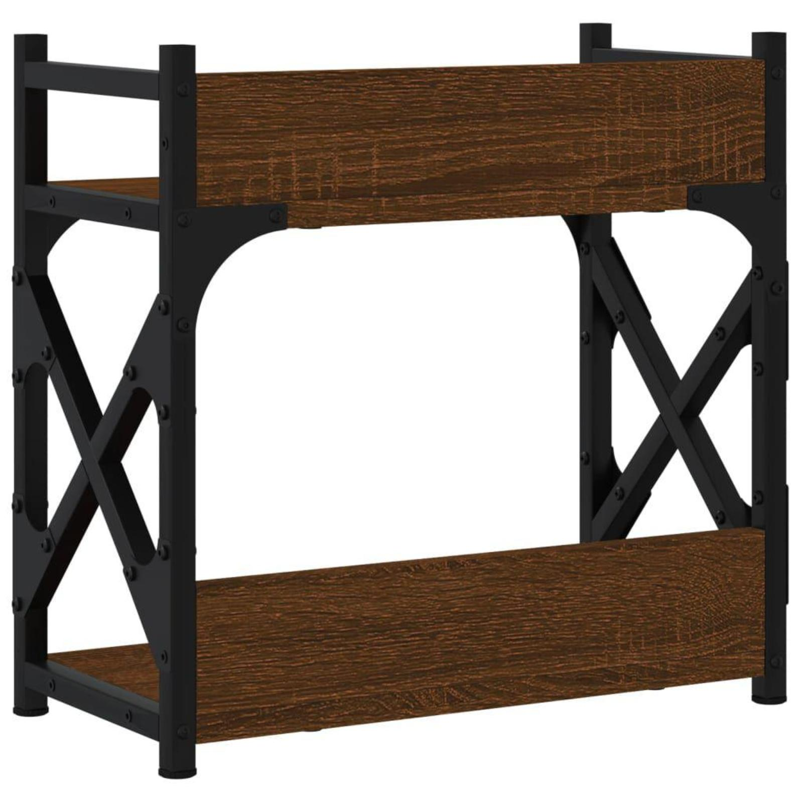 Zweistöckiges Regal, braune Holzregale, schwarzes Metallgestell, schlichtes Design, isoliert auf Weiß.