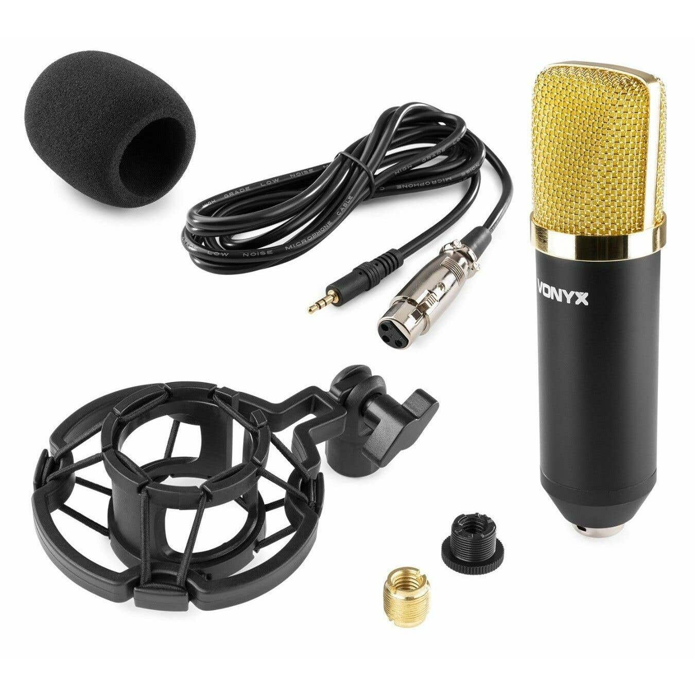 Een microfoon, shockmount, schuimrubberen hoes, kabel en schroefdraadadapters, zwart.