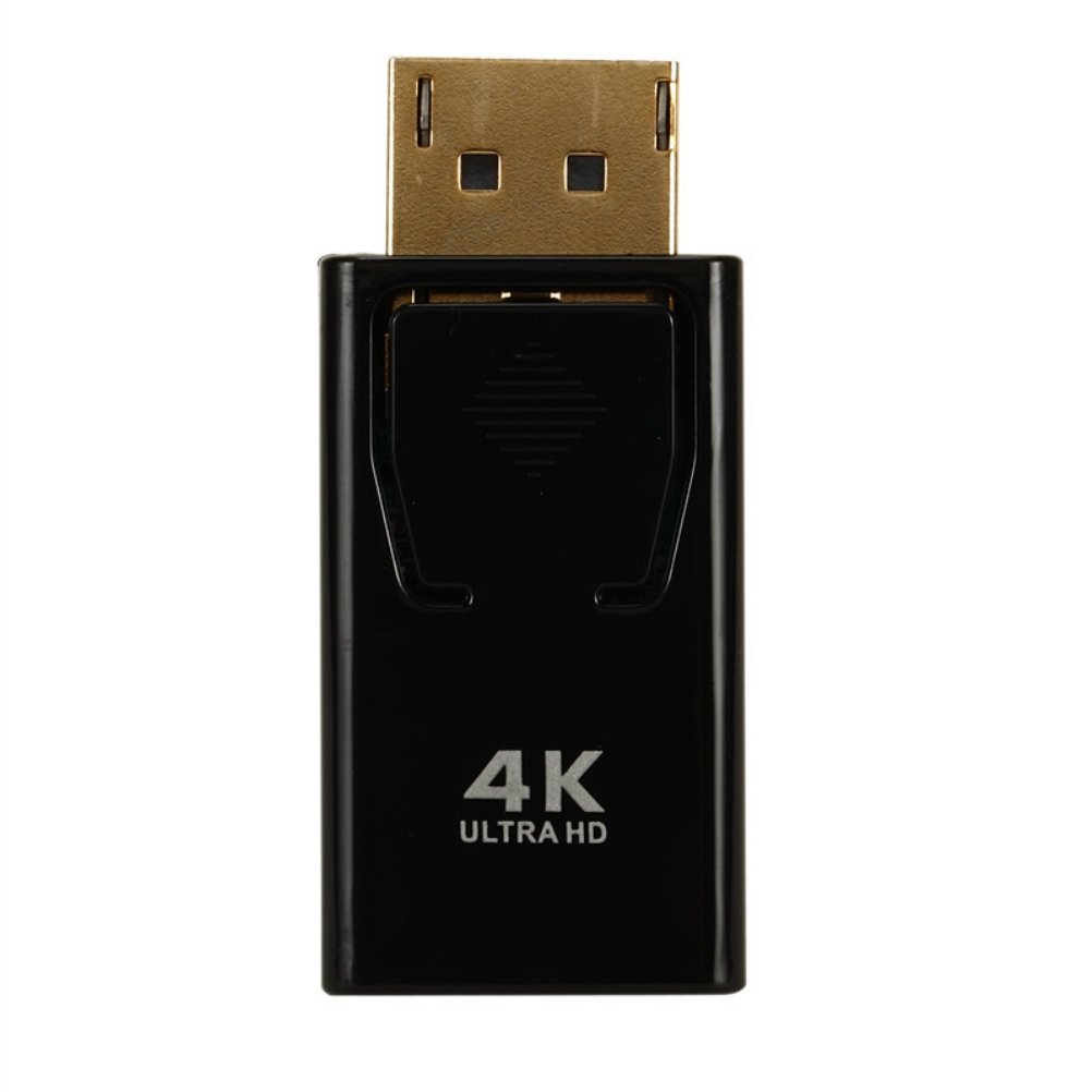 Schwarzer 4K Ultra HD Adapter. Goldener Stecker. 4K-Text auf dem Adapter.