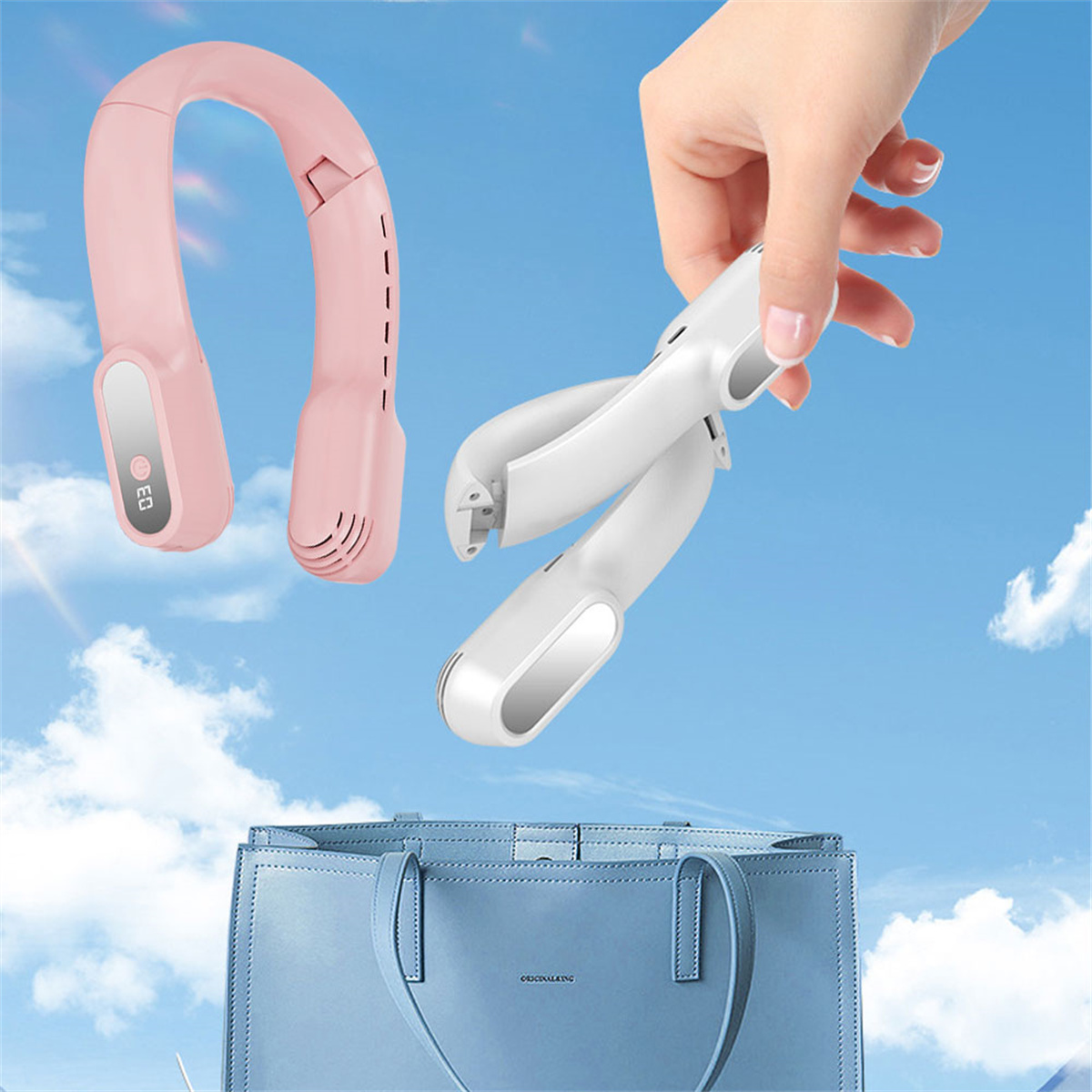 Person hält weißen und rosa Nackenfächer über blauer Tasche.