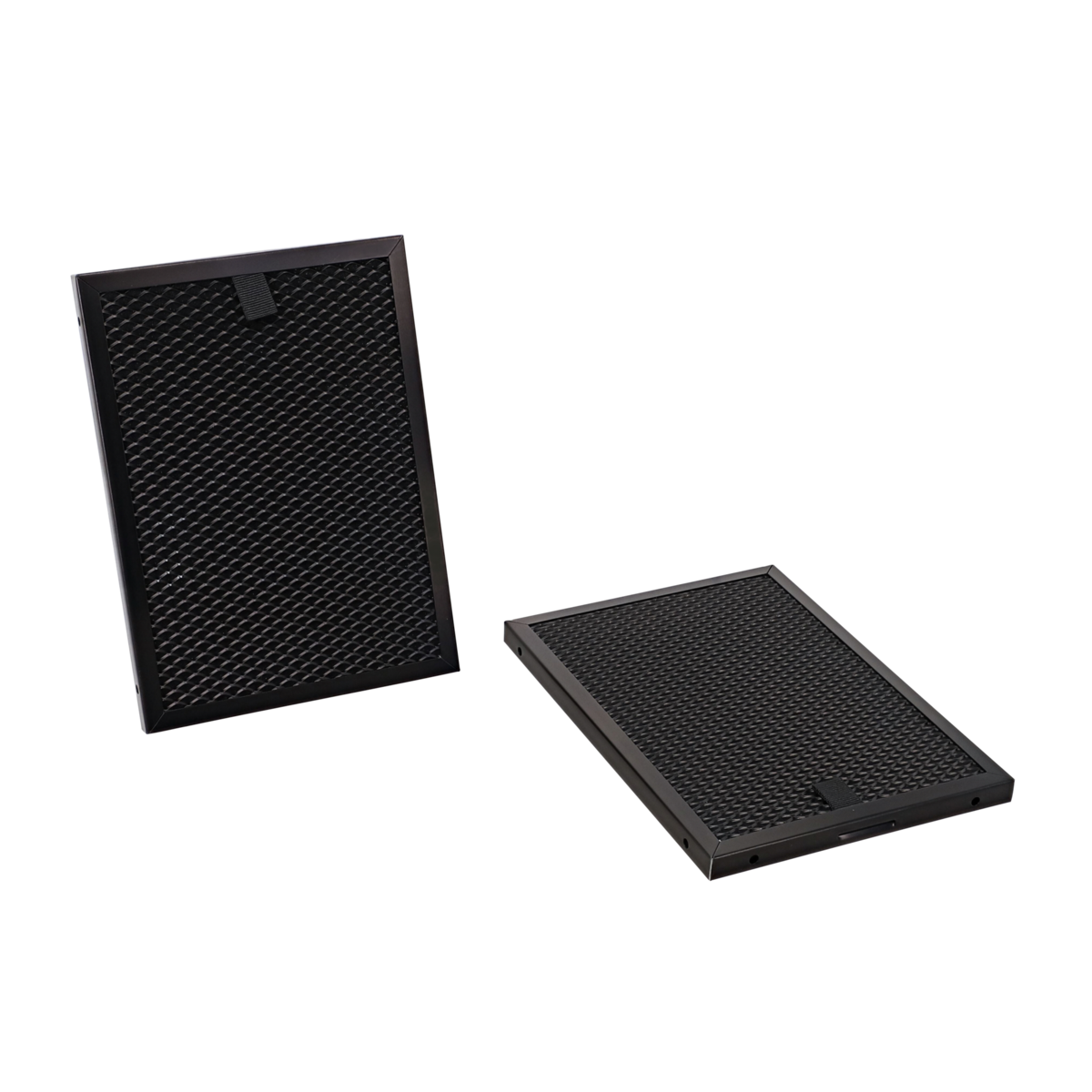 Dos filtros rectangulares negros. Cada uno con marco negro y malla, probablemente para un purificador de aire.