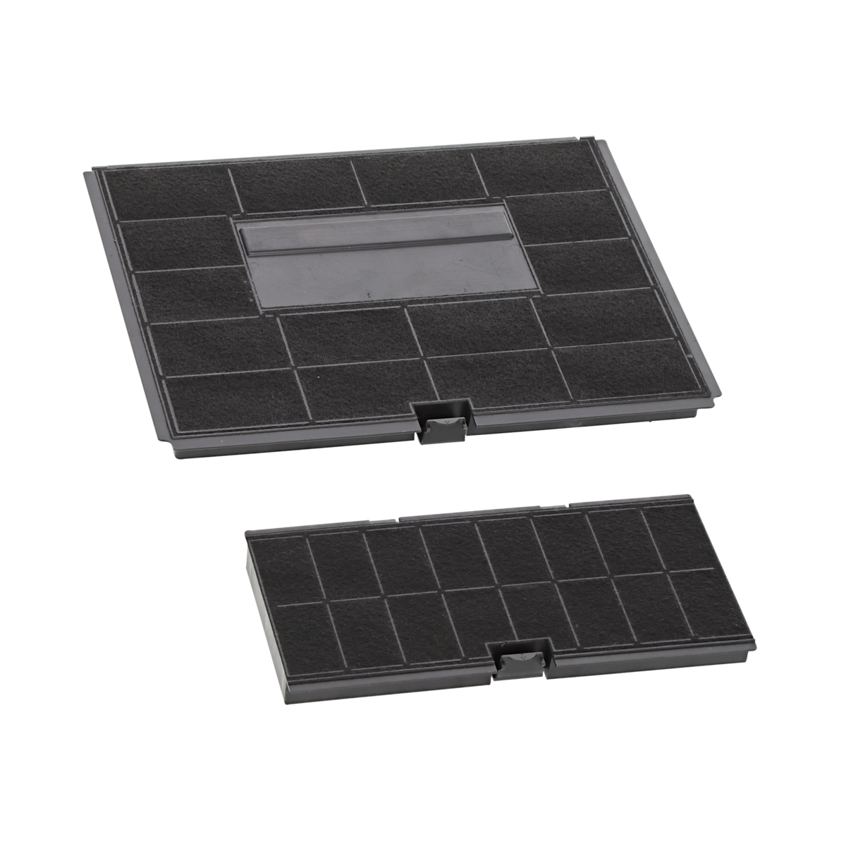 Dos filtros rectangulares negros, uno más grande que el otro, sobre un fondo negro.