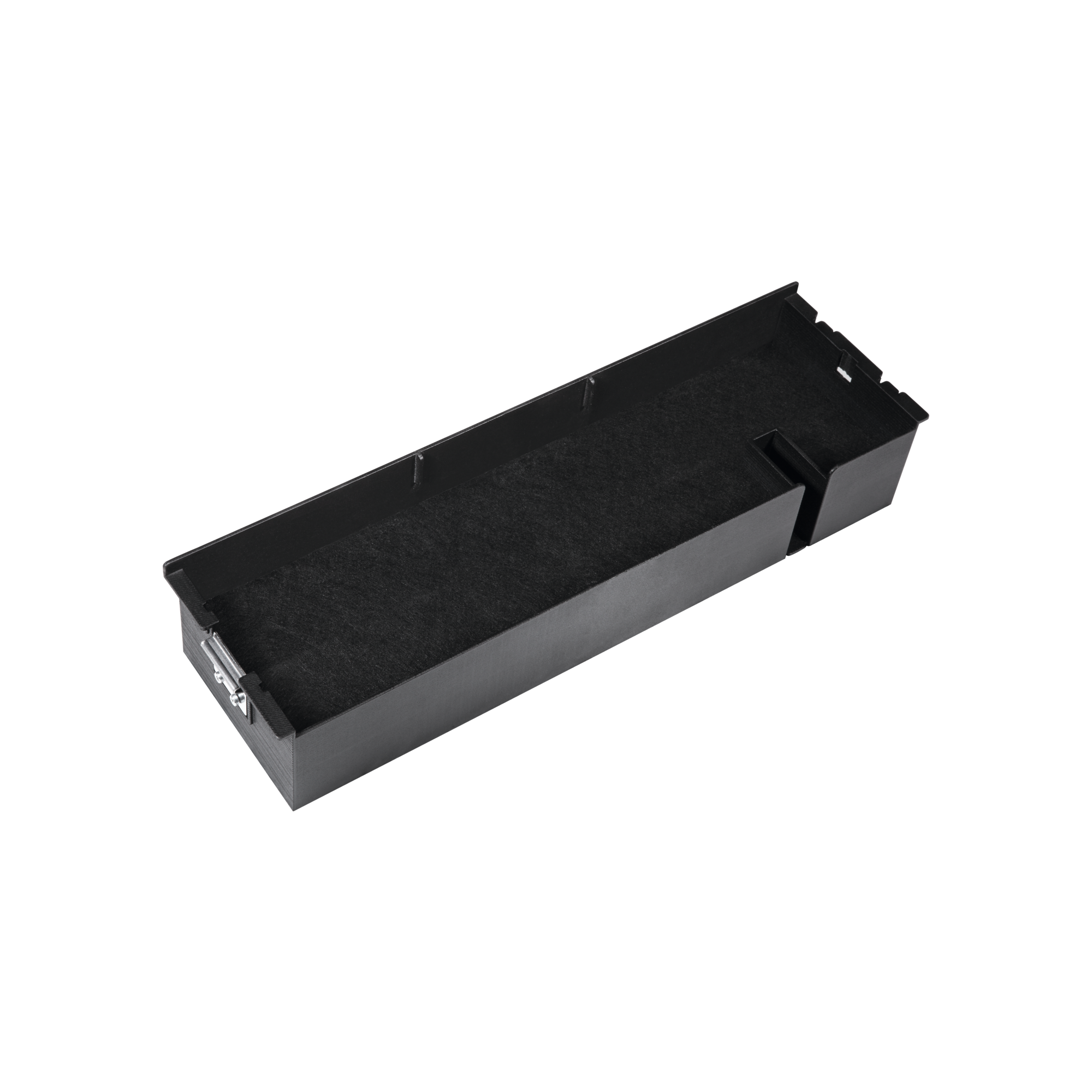 Czarna prostokątna taca z wkładką przypominającą filc. Czarne tło.