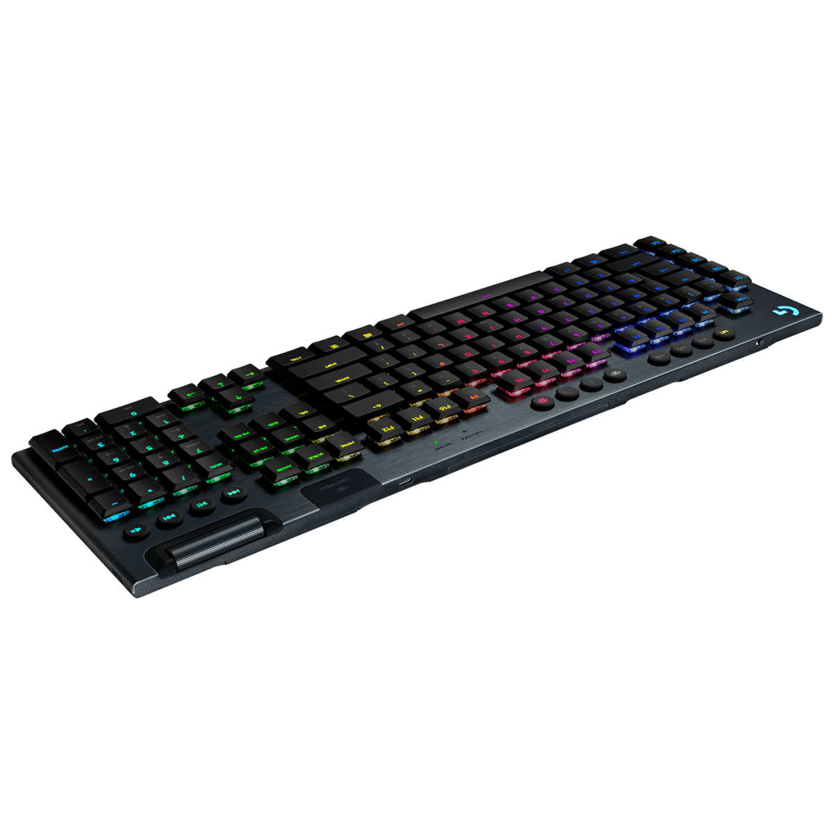Schwarze Tastatur mit mehrfarbigen Tasten. Die Tastatur ist angewinkelt. Der Hintergrund ist weiß.
