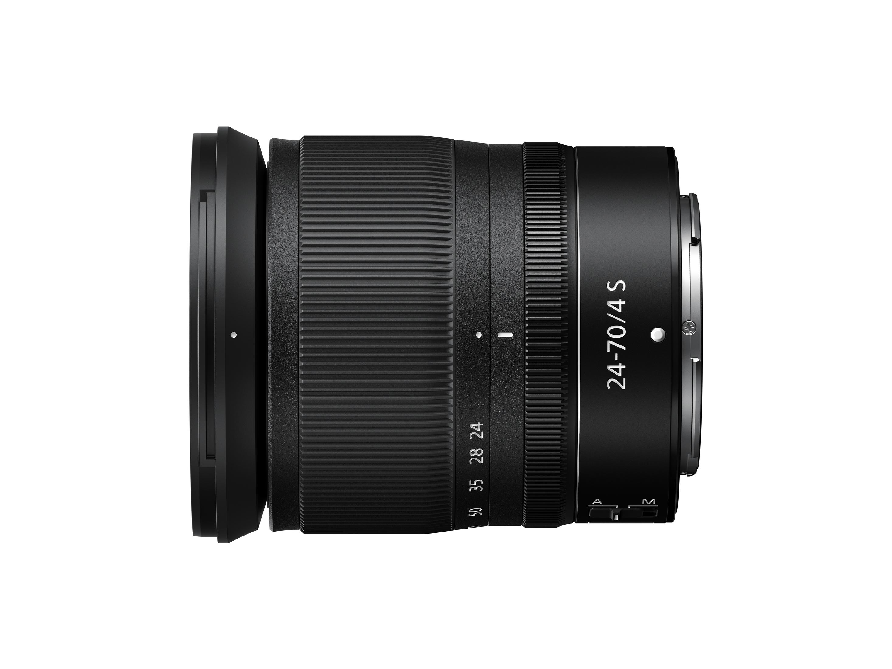 Czarny obiektyw z osłoną przeciwsłoneczną, oznaczony 24-70/4 S.