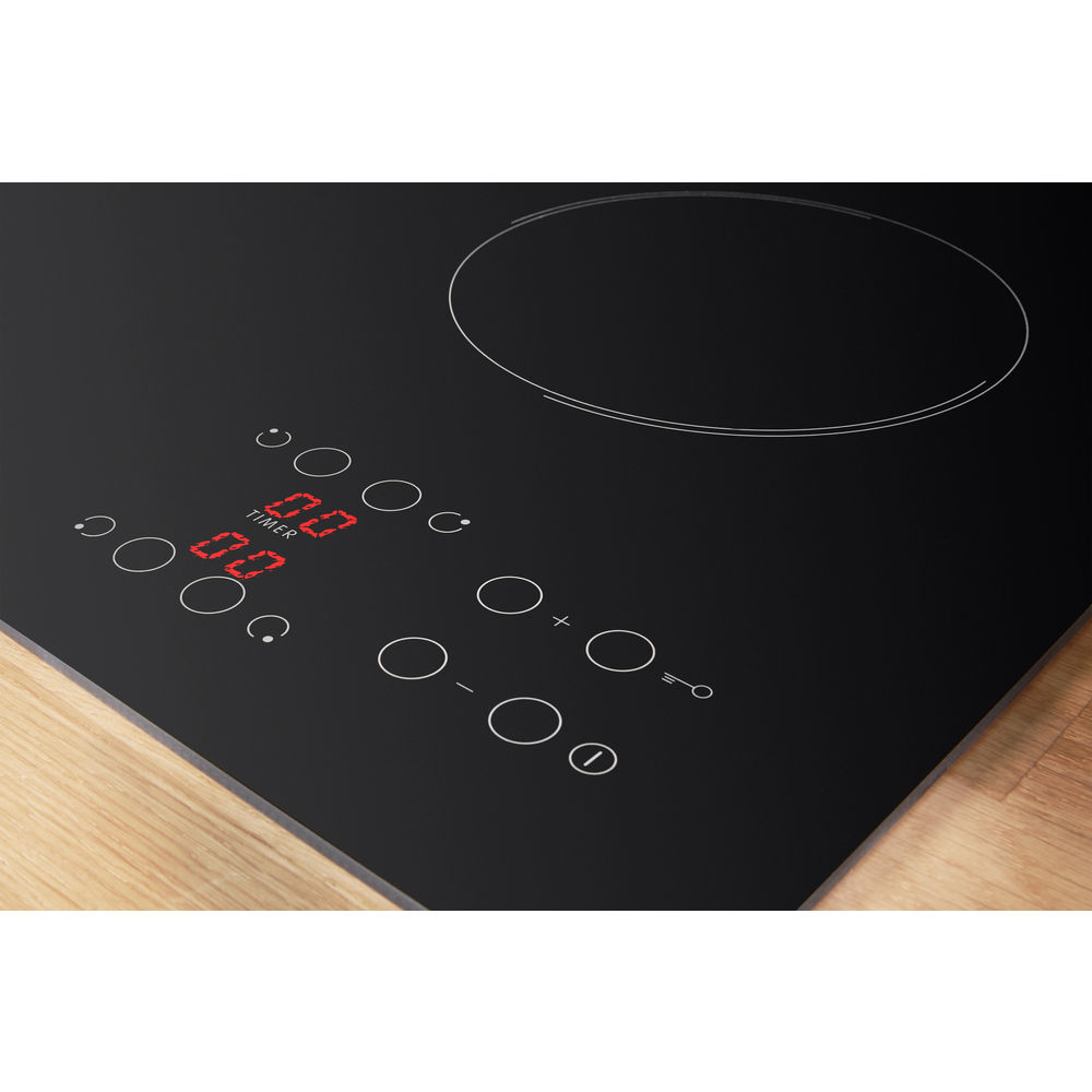 Placa de inducción negra con un quemador, pantalla digital y botones de control.