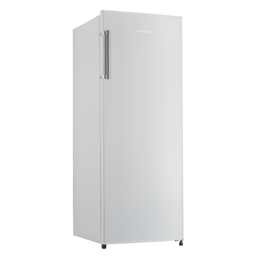 Frigorífico blanco alto con etiqueta INFINITON. Asa plateada a la izquierda. La puerta está cerrada.
