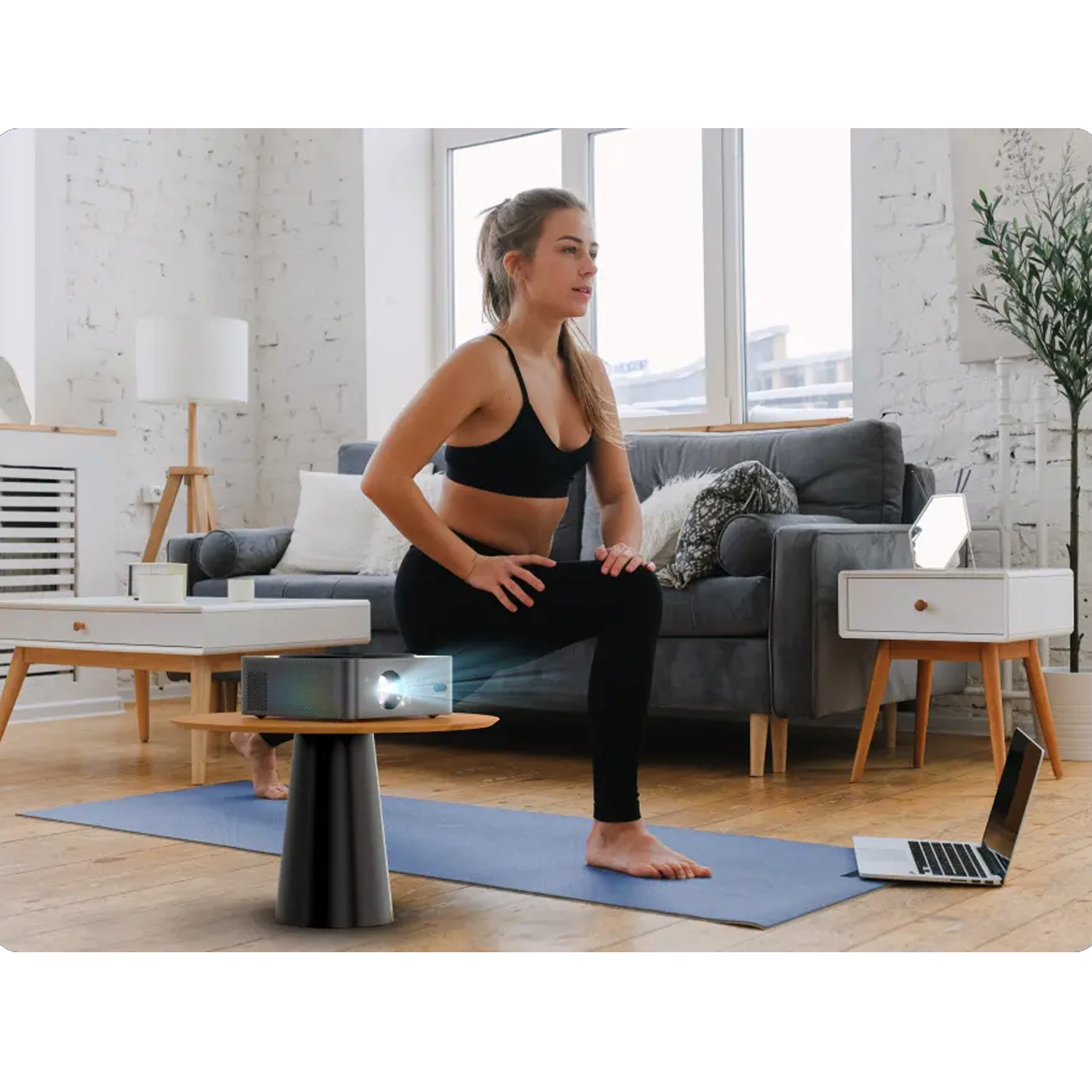 Zestaw do jadalni na zewnątrz ze stołem i krzesłami, z oznaczeniami wymiarów.