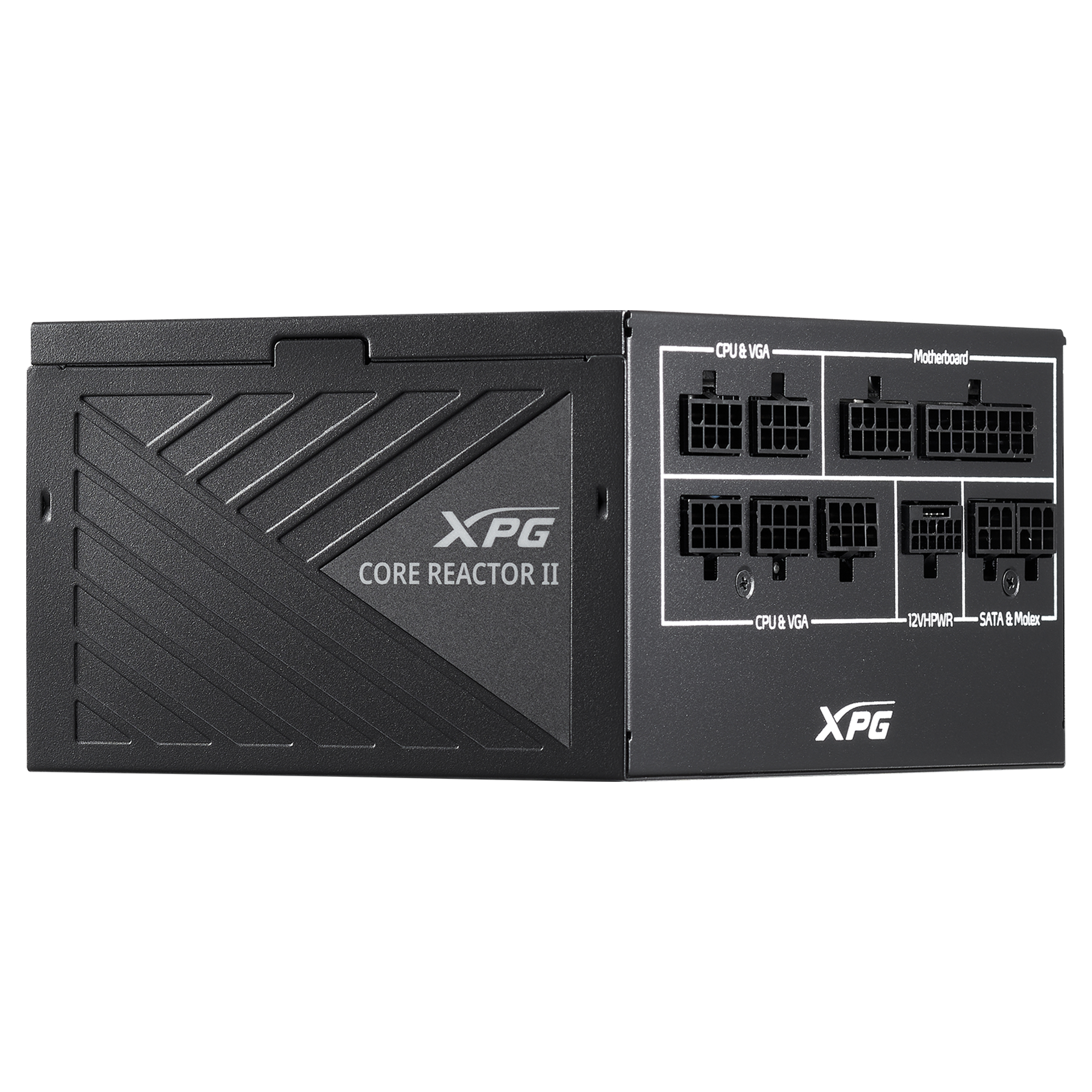 Schwarzes Netzteil. Hat XPG Core Reactor II Logo. Anschlüsse sind rechts.