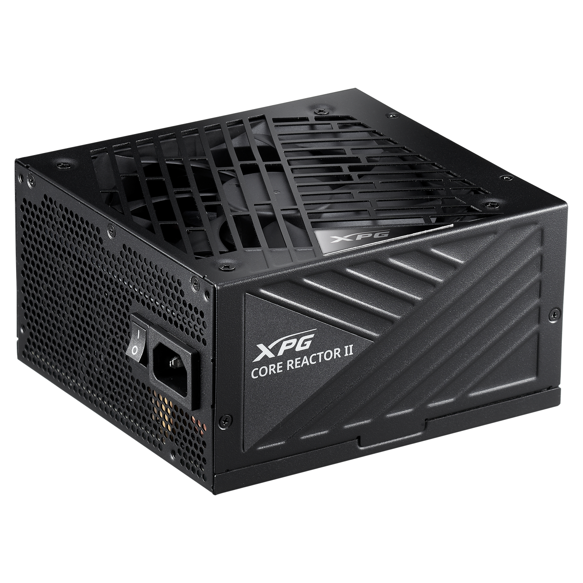 Schwarzes Computer-Netzteil mit XPG Core Reactor II Text. Schräge Ansicht.