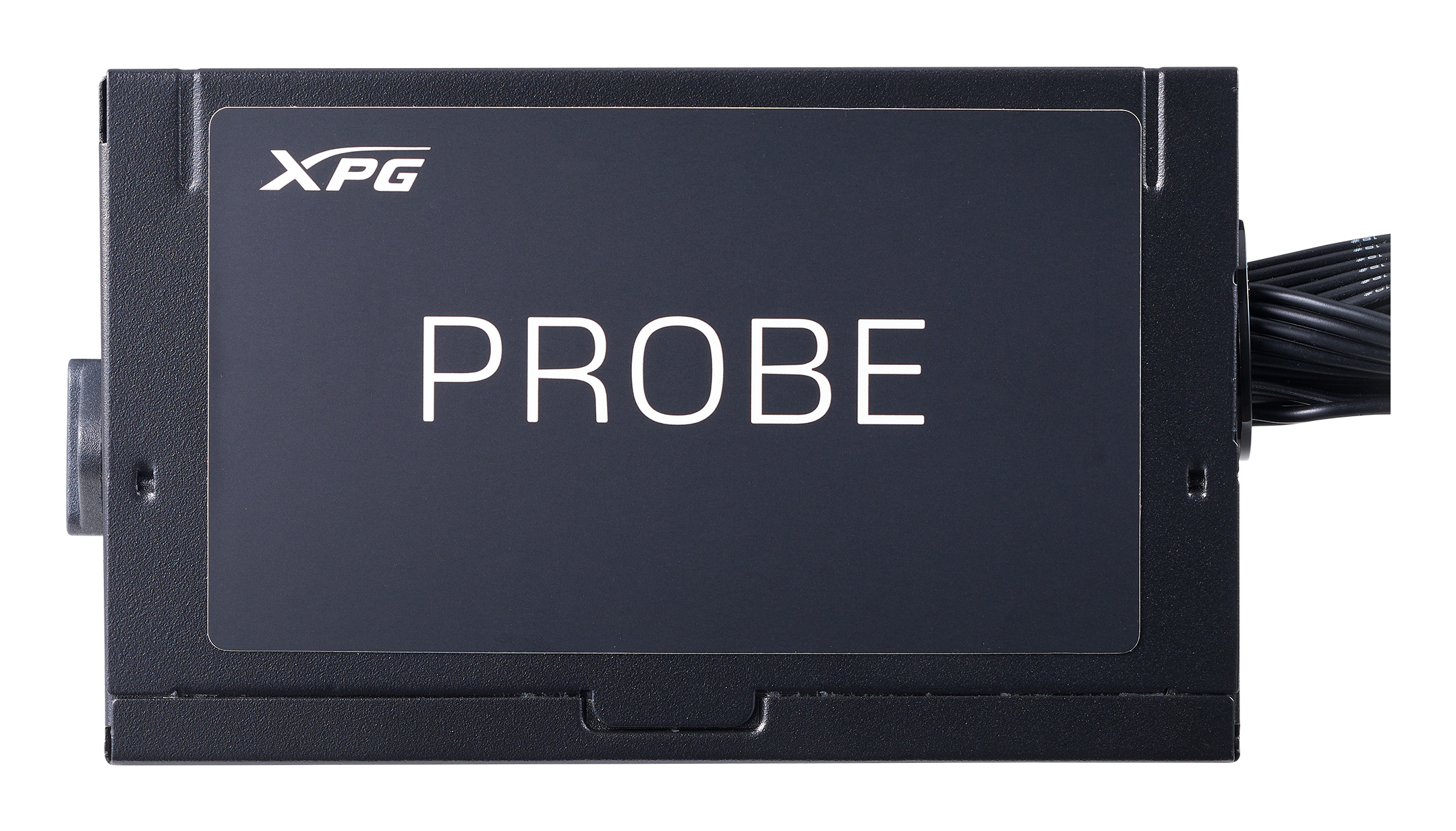 Schwarzes XPG PROBE Netzteil. Der Name PROBE ist deutlich oben beschriftet.