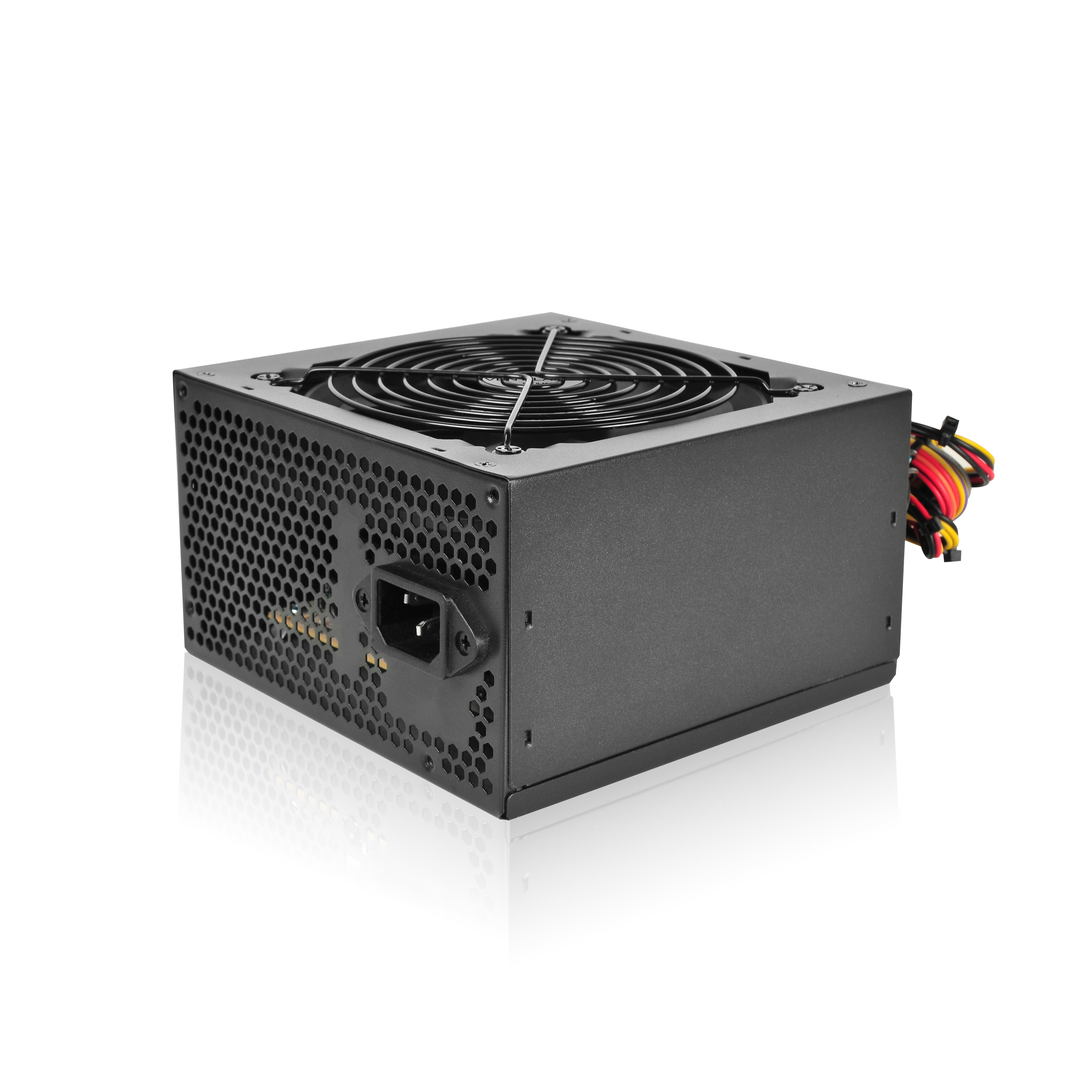 Zwarte computer voeding met een zichtbare ventilator. Het heeft een stroomingang en bedrading.