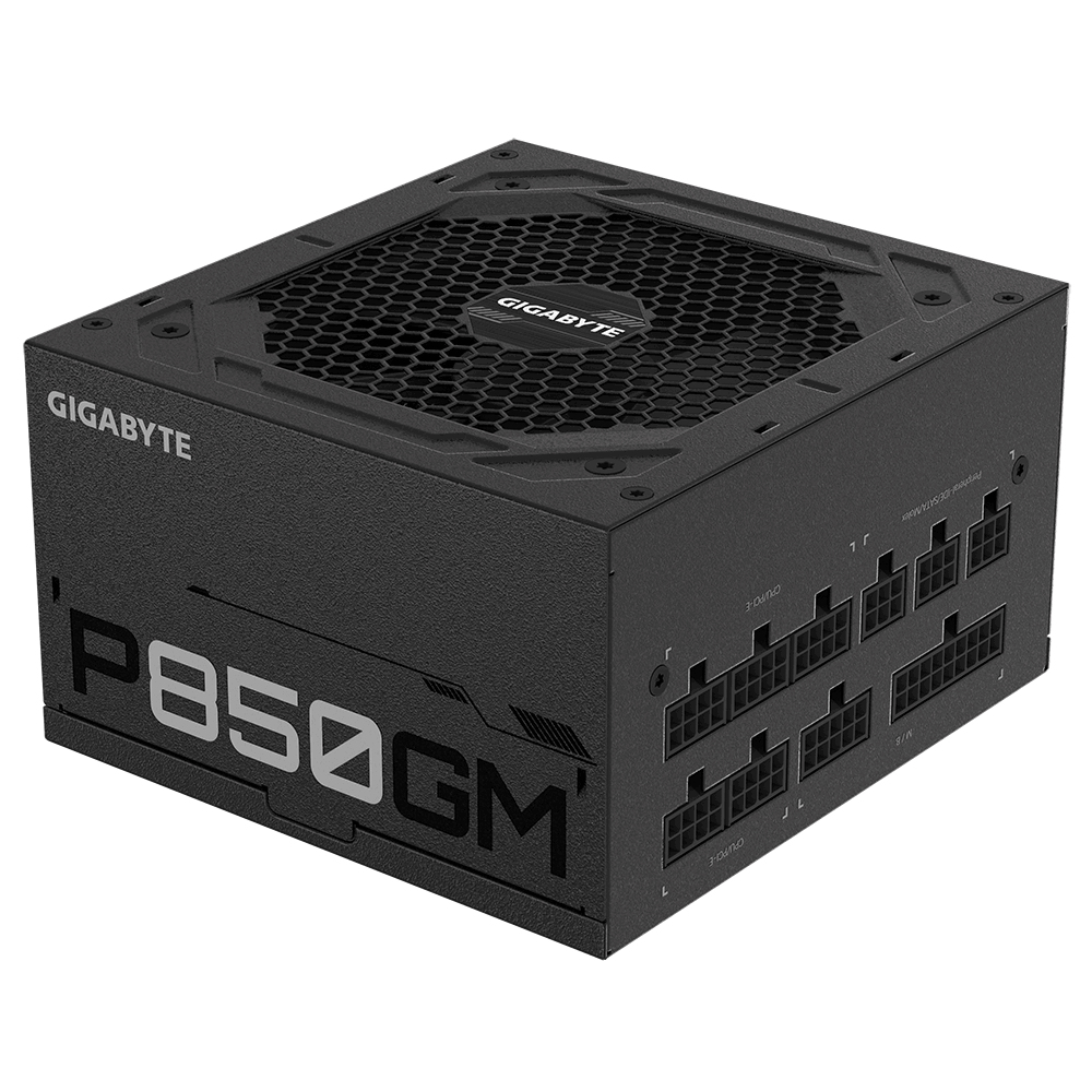 Czarny zasilacz Gigabyte P850GM. Tekst z boku. Czarne tło.