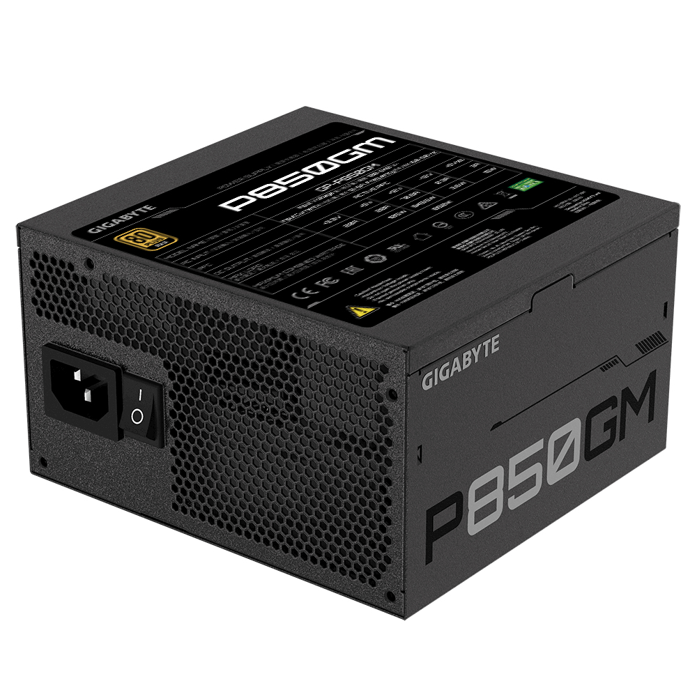 Schwarzes Gigabyte P850GM-Netzteil. Es hat eine Waben-Lüfterabdeckung. Das Gerät steht auf einer weißen Oberfläche.