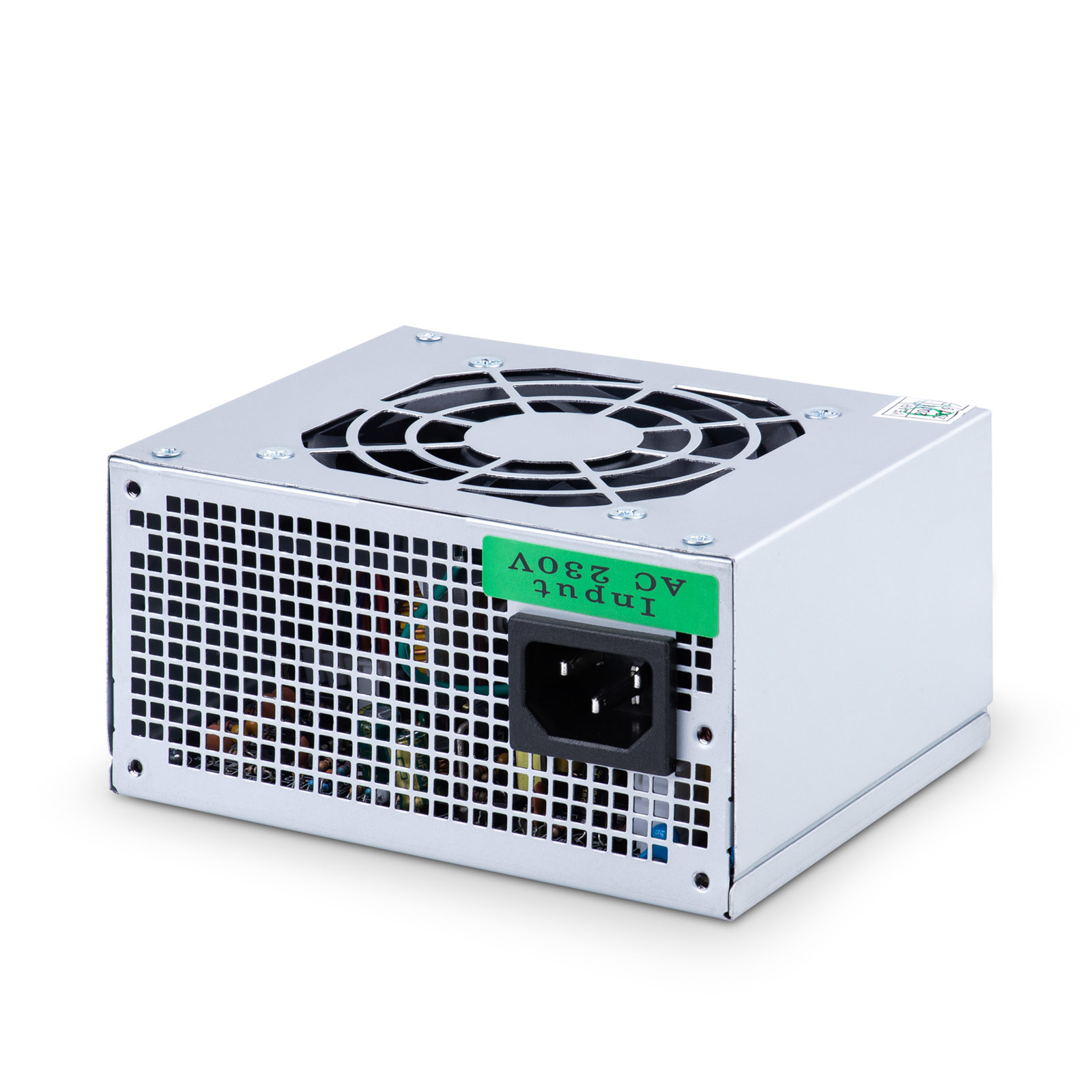 Bloc d'alimentation argenté, grille de ventilateur, étiquette d'entrée verte et fond blanc.