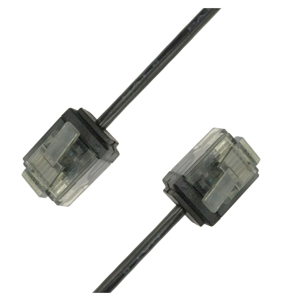 Due connettori per cavi Ethernet neri su sfondo bianco.