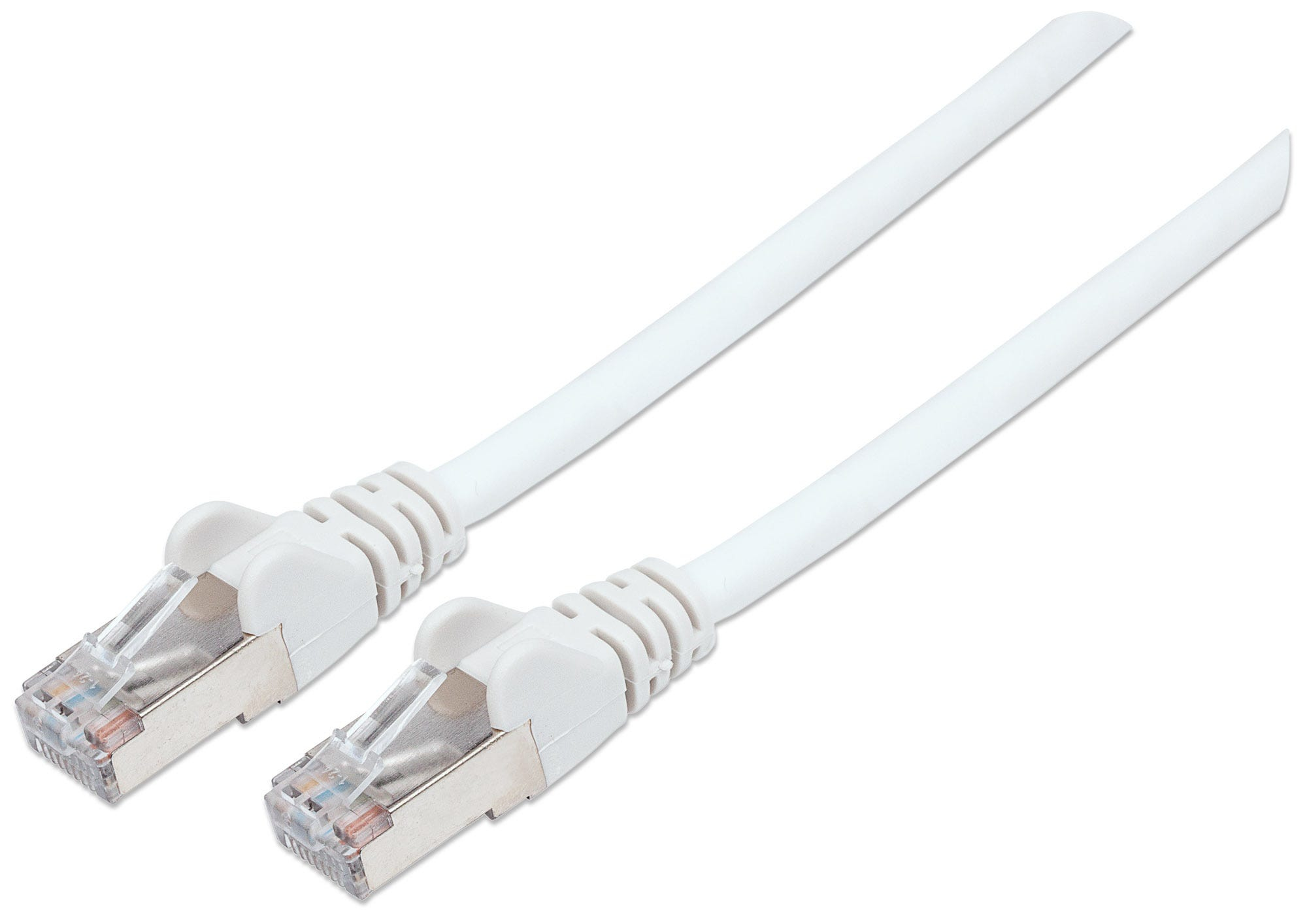 Due cavi Ethernet bianchi con connettori metallici su sfondo bianco.