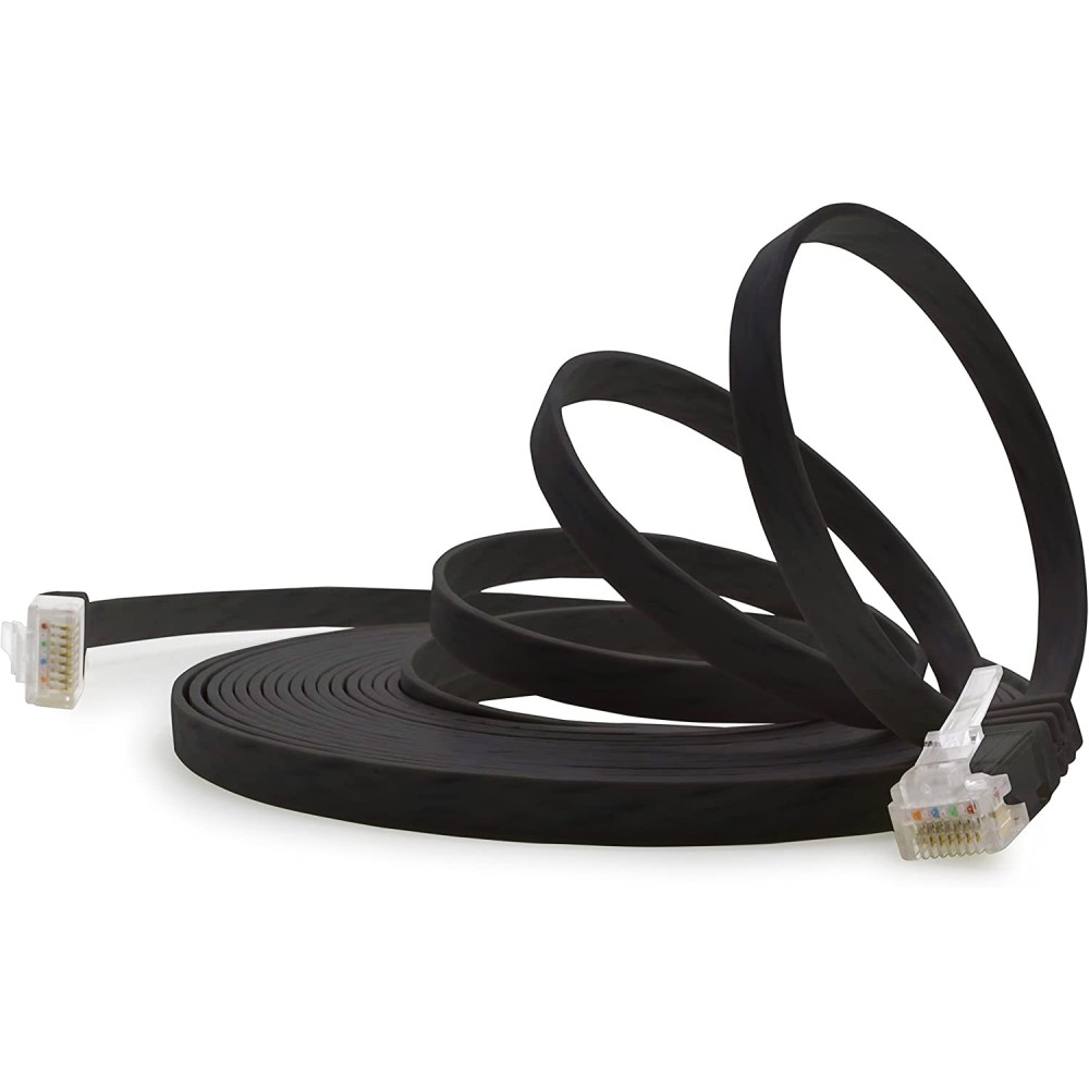 Un cavo ethernet piatto nero con due connettori trasparenti, arrotolato.