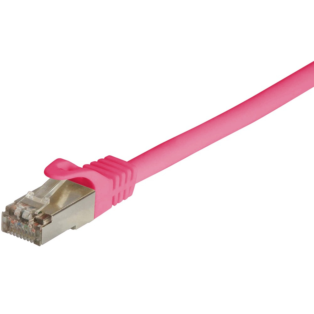 Cavo di rete rosa con un connettore. Posto su sfondo bianco.