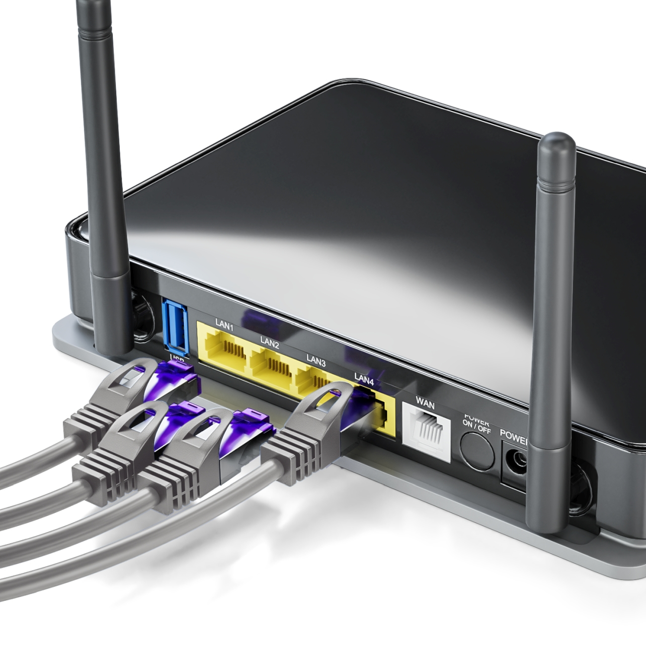 Ein schwarzer Router mit angeschlossenen grauen Ethernetkabeln, weißer Hintergrund.
