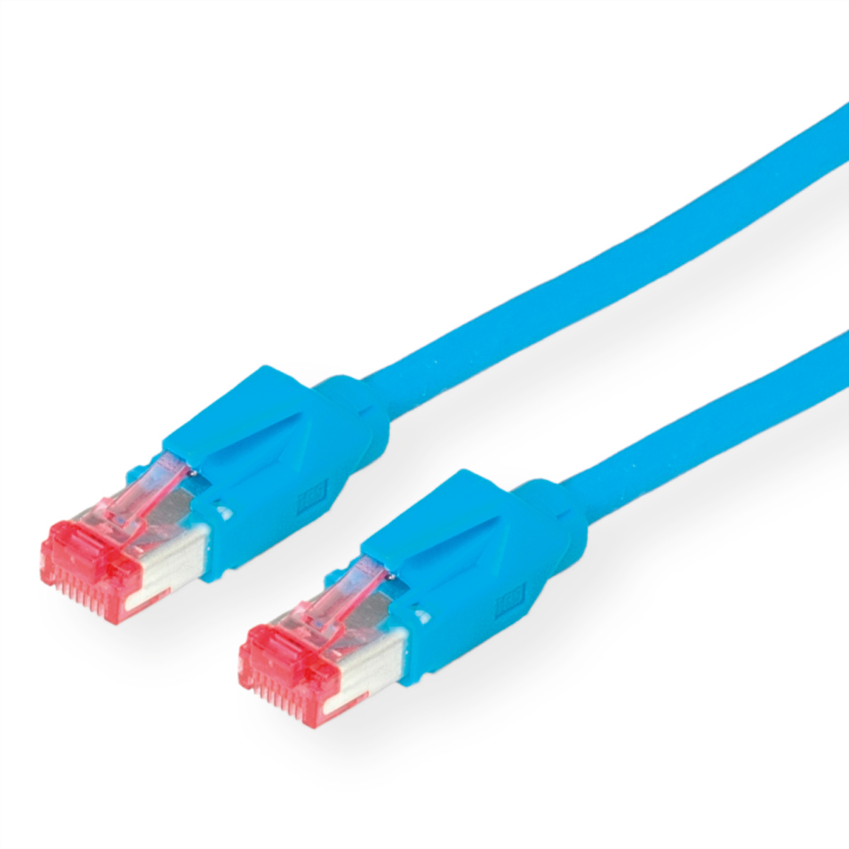 Twee blauwe netwerkkabels. Rode connectoren. Witte achtergrond.