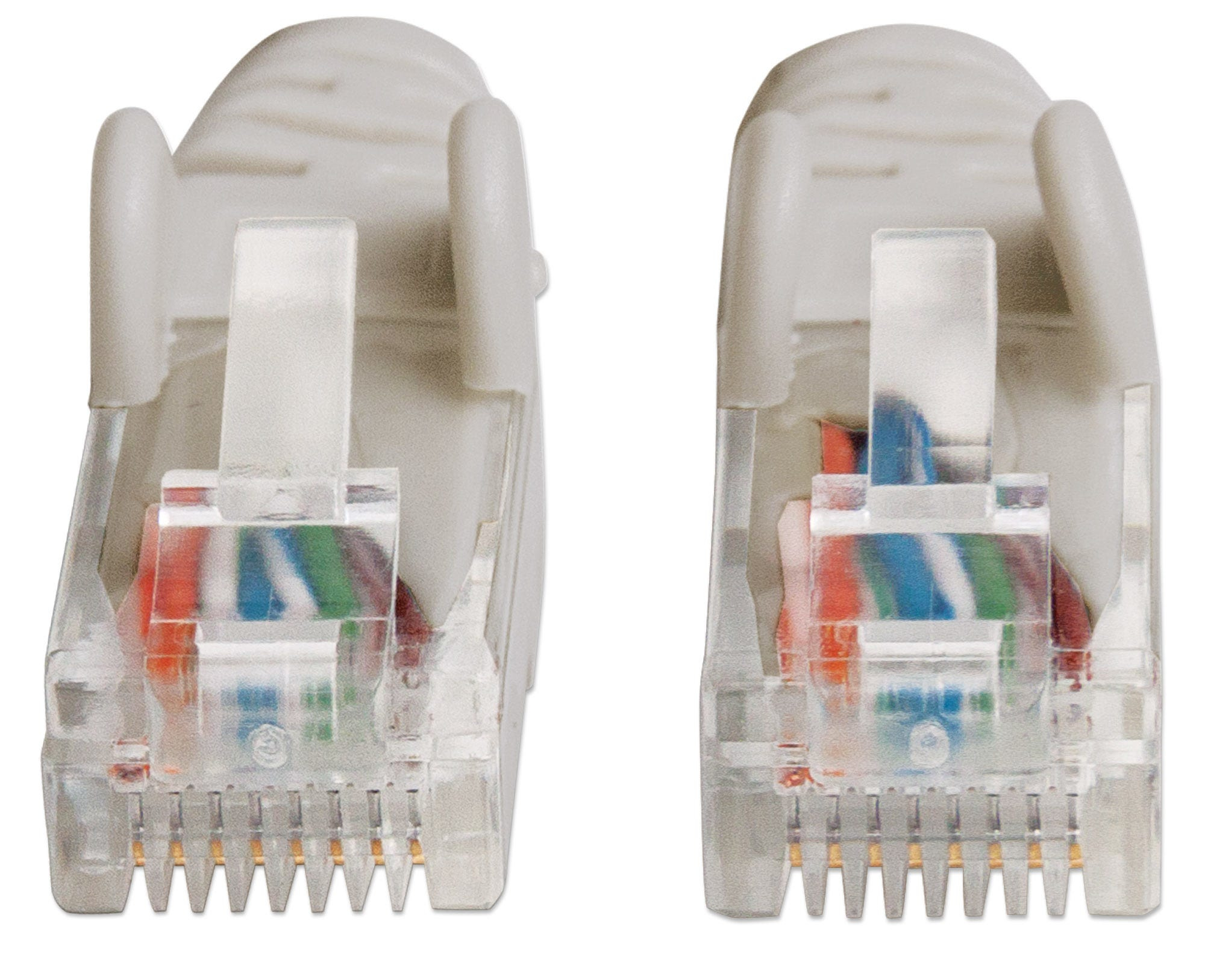 Due connettori Ethernet, vista ravvicinata. Fili visibili all'interno degli alloggiamenti trasparenti.