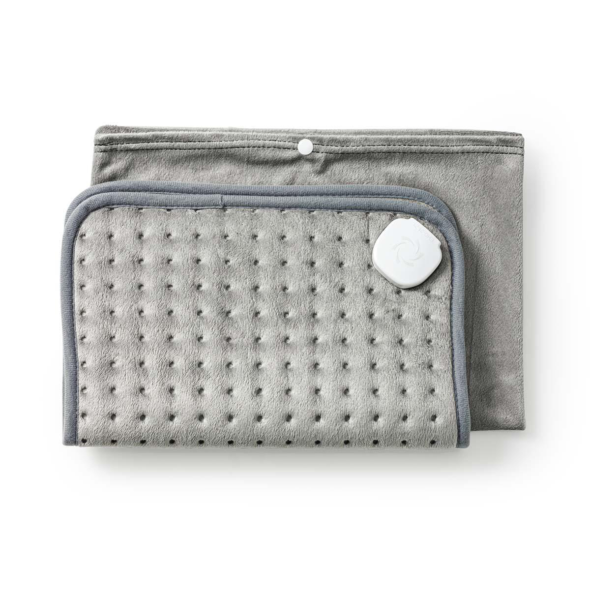 Szara poduszka grzewcza z kontrolerem, na szarej poduszce. Białe tło.