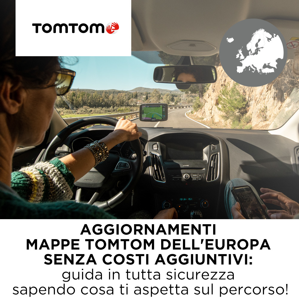 Osoba prowadzi samochód z GPS. Logo TomTom i mapa Europy w tle.