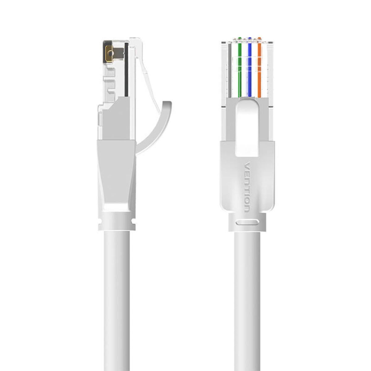 Due cavi Ethernet bianchi con connettori, che mostrano i fili interni.