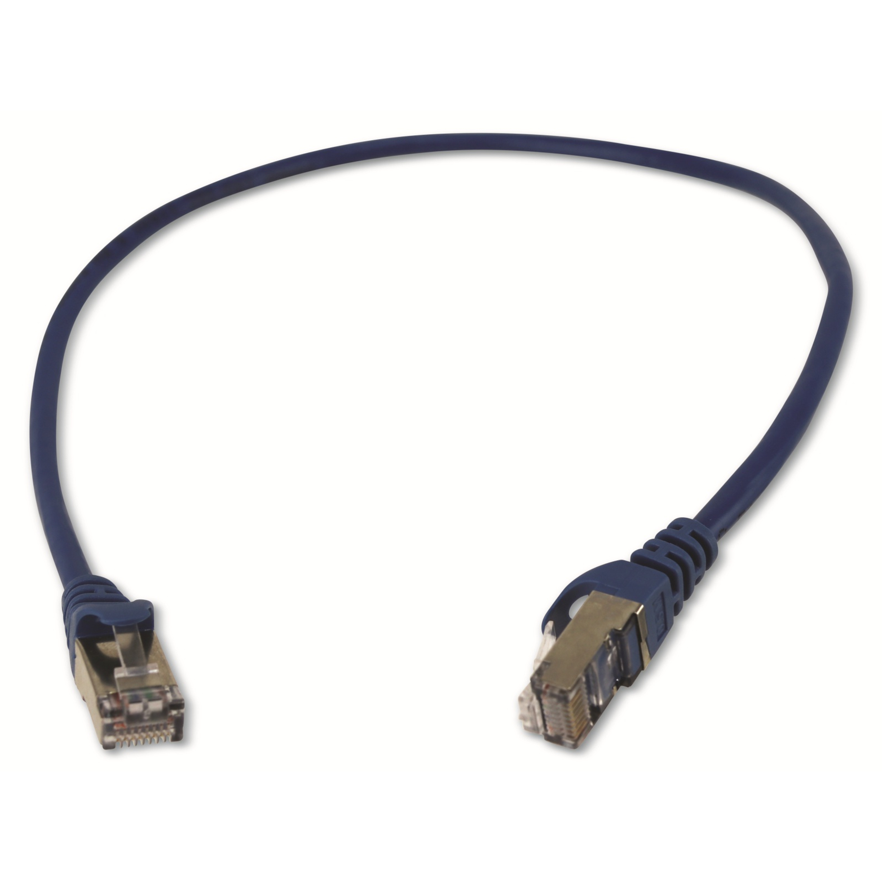 Un cavo Ethernet blu scuro con connettori, su sfondo bianco.